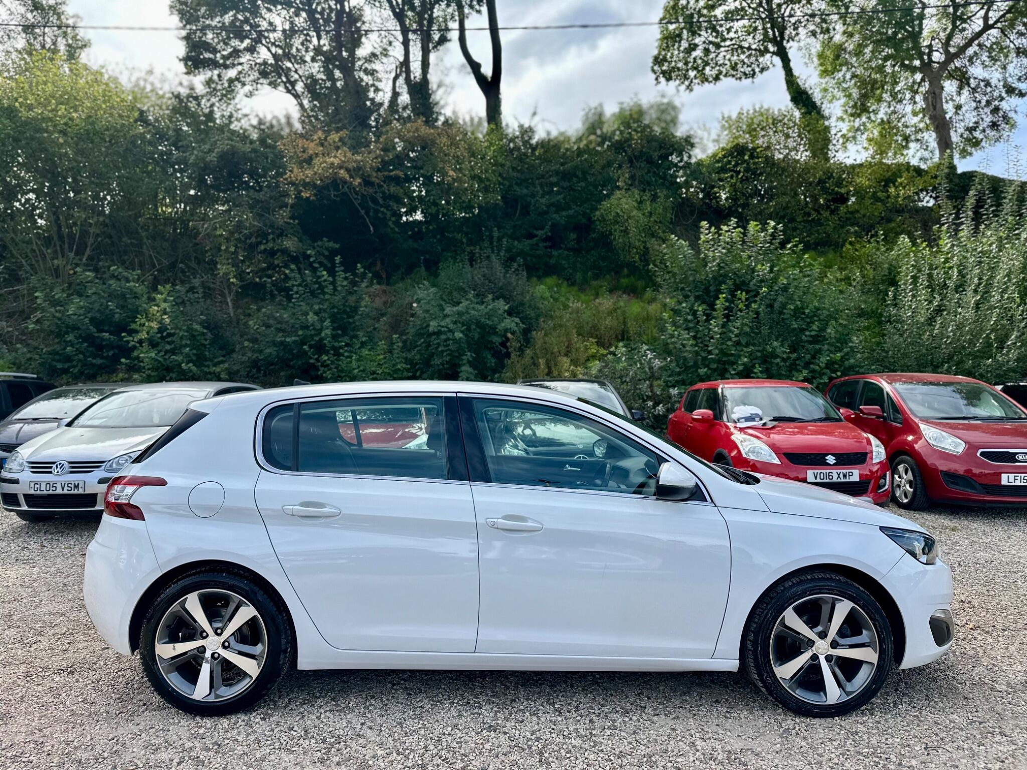 Peugeot 308 view 7