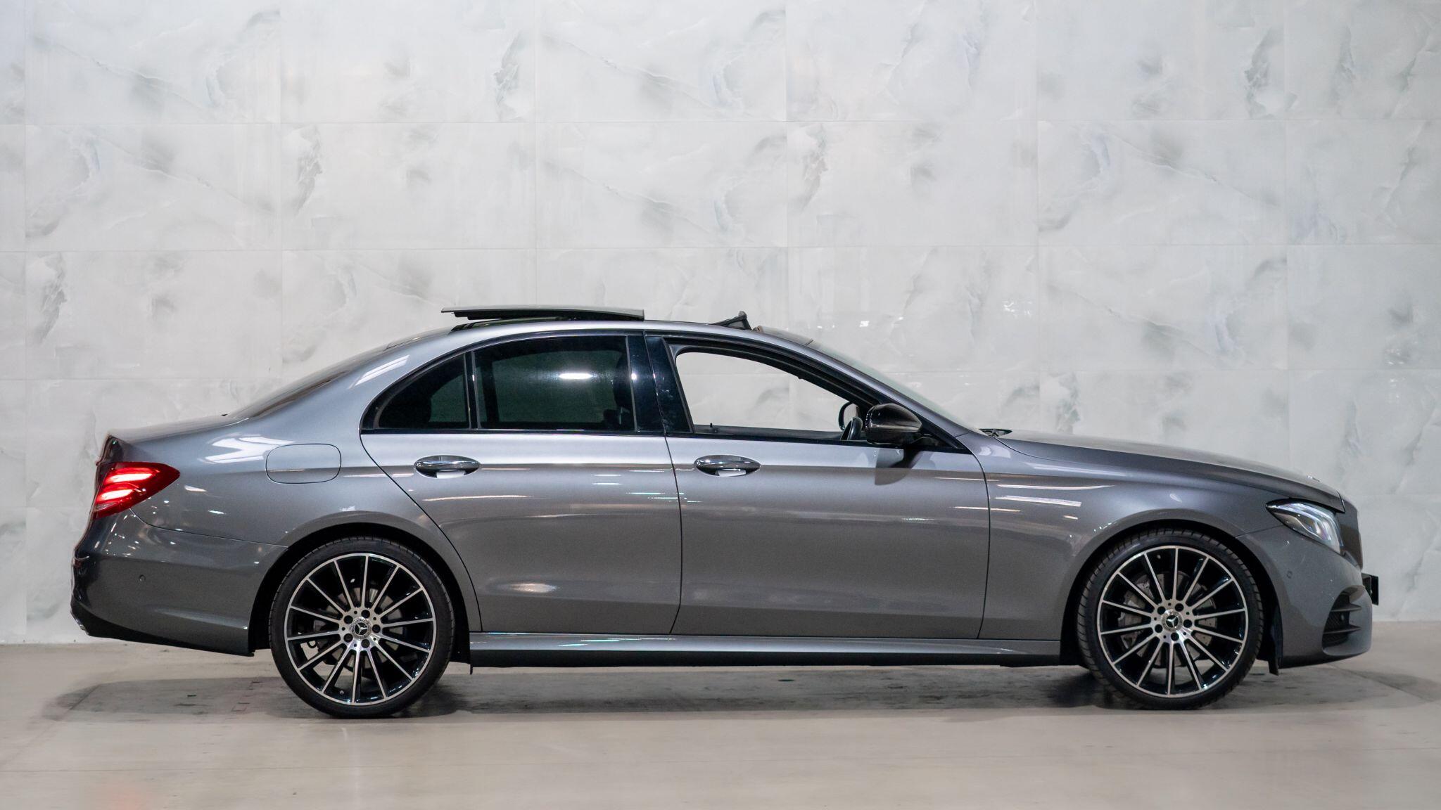 Mercedes-Benz E-Class view 8