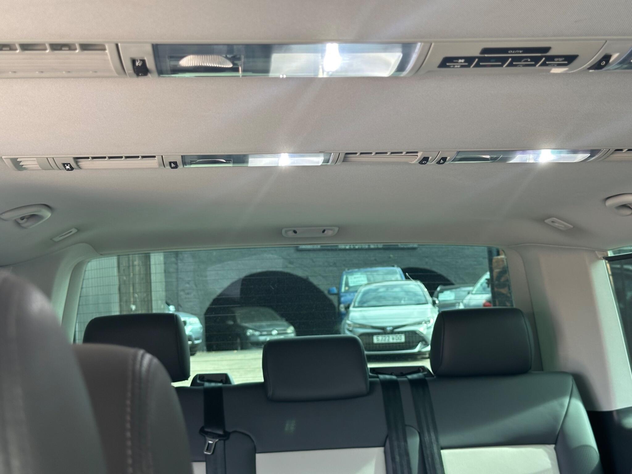 Volkswagen Caravelle view 34