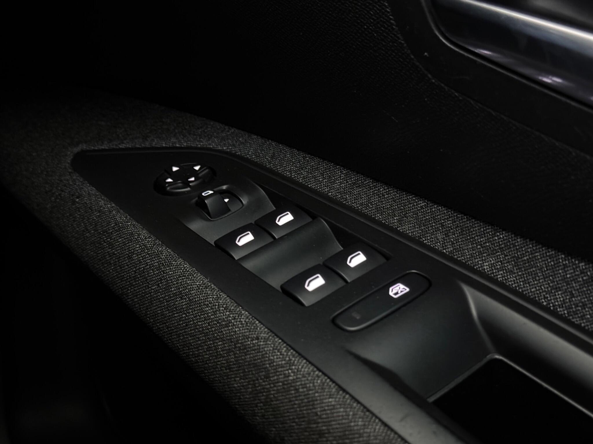Peugeot 5008 view 15