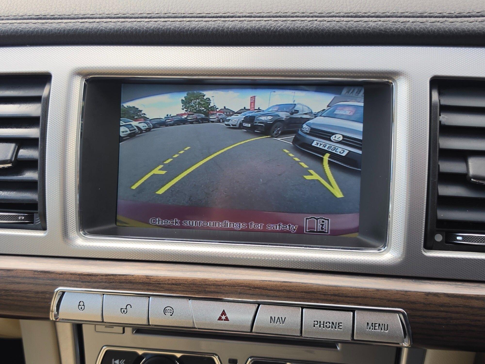 Jaguar XF view 38