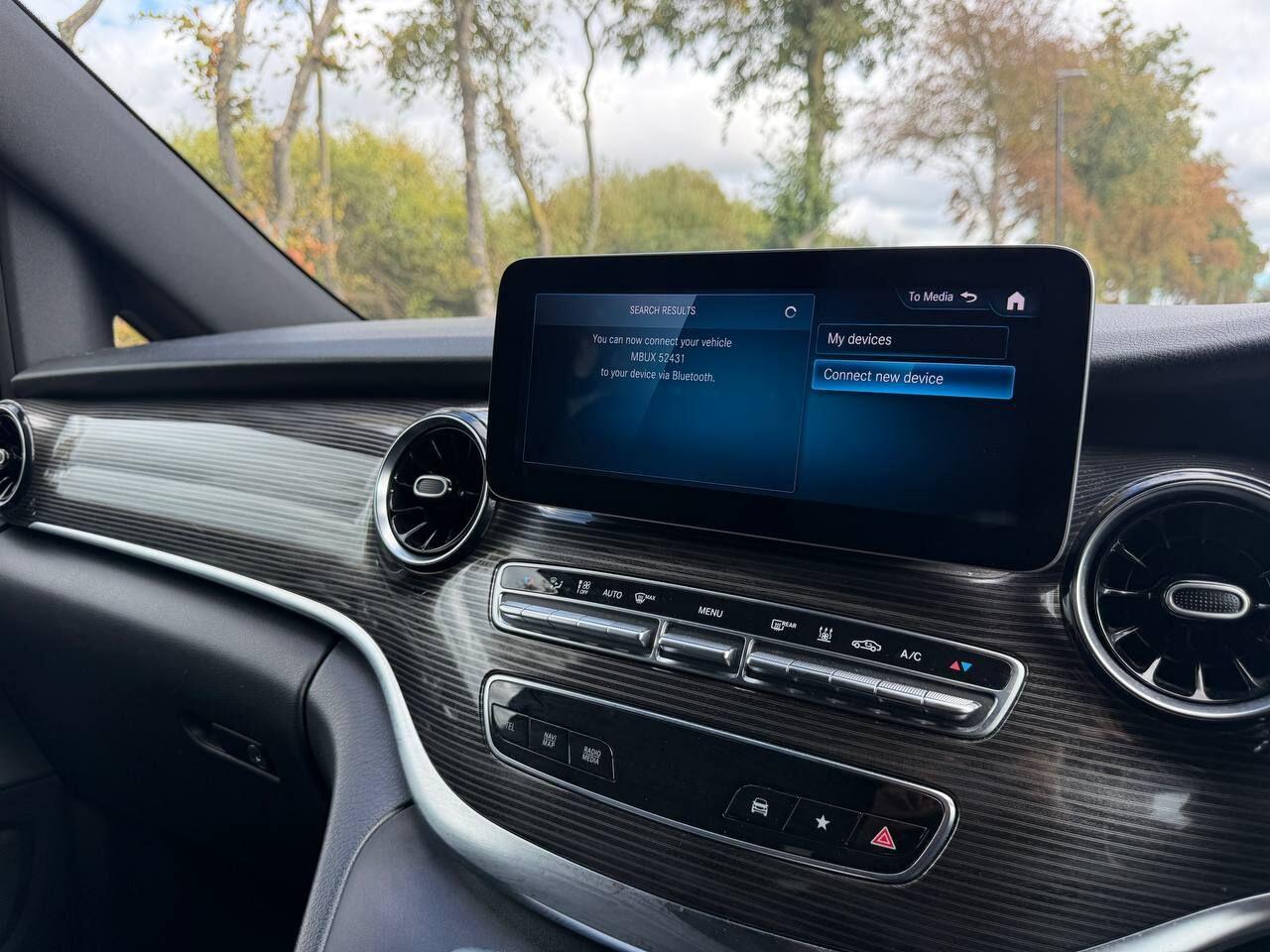 Mercedes-Benz Eqv view 51