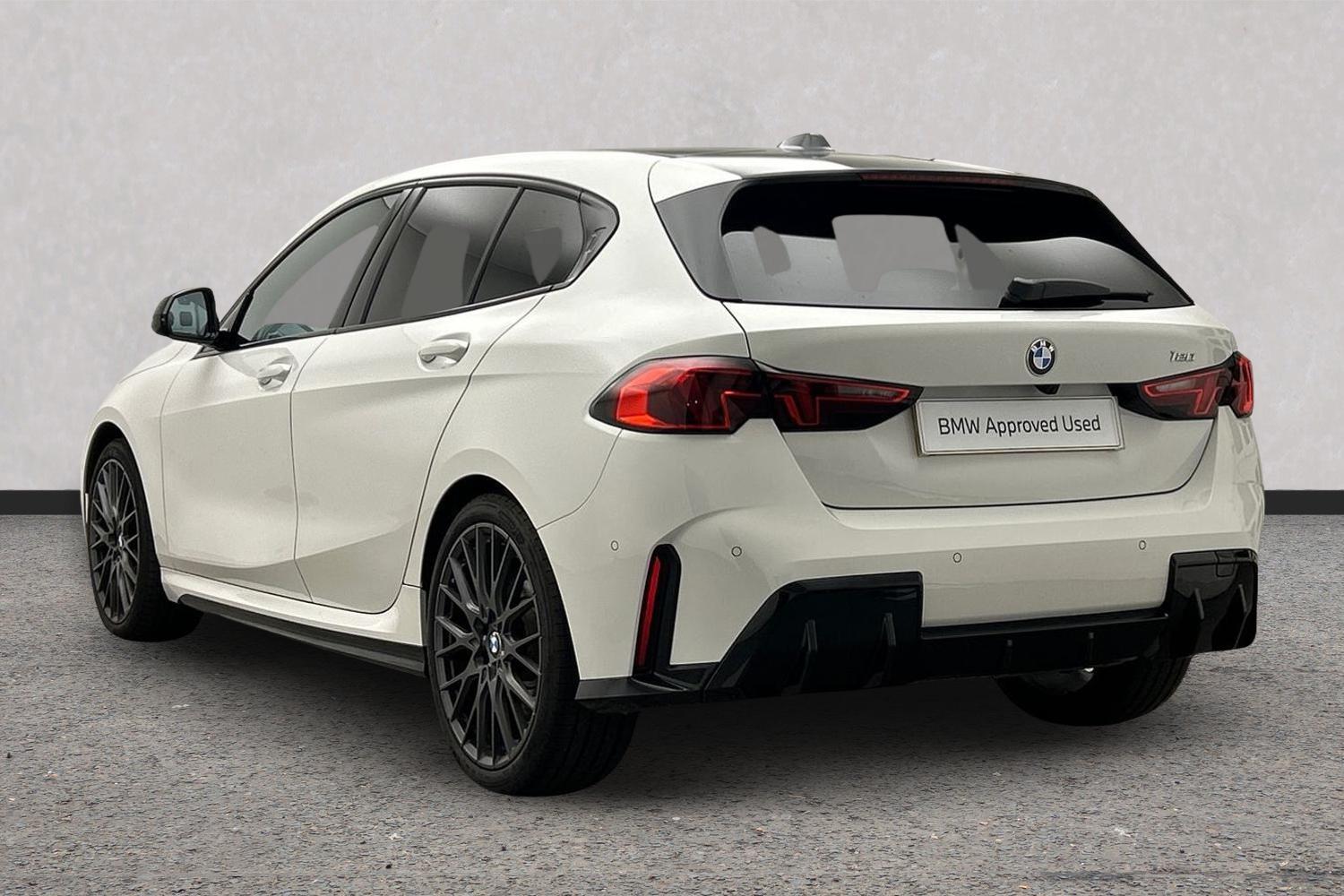 BMW 1 Series view 2