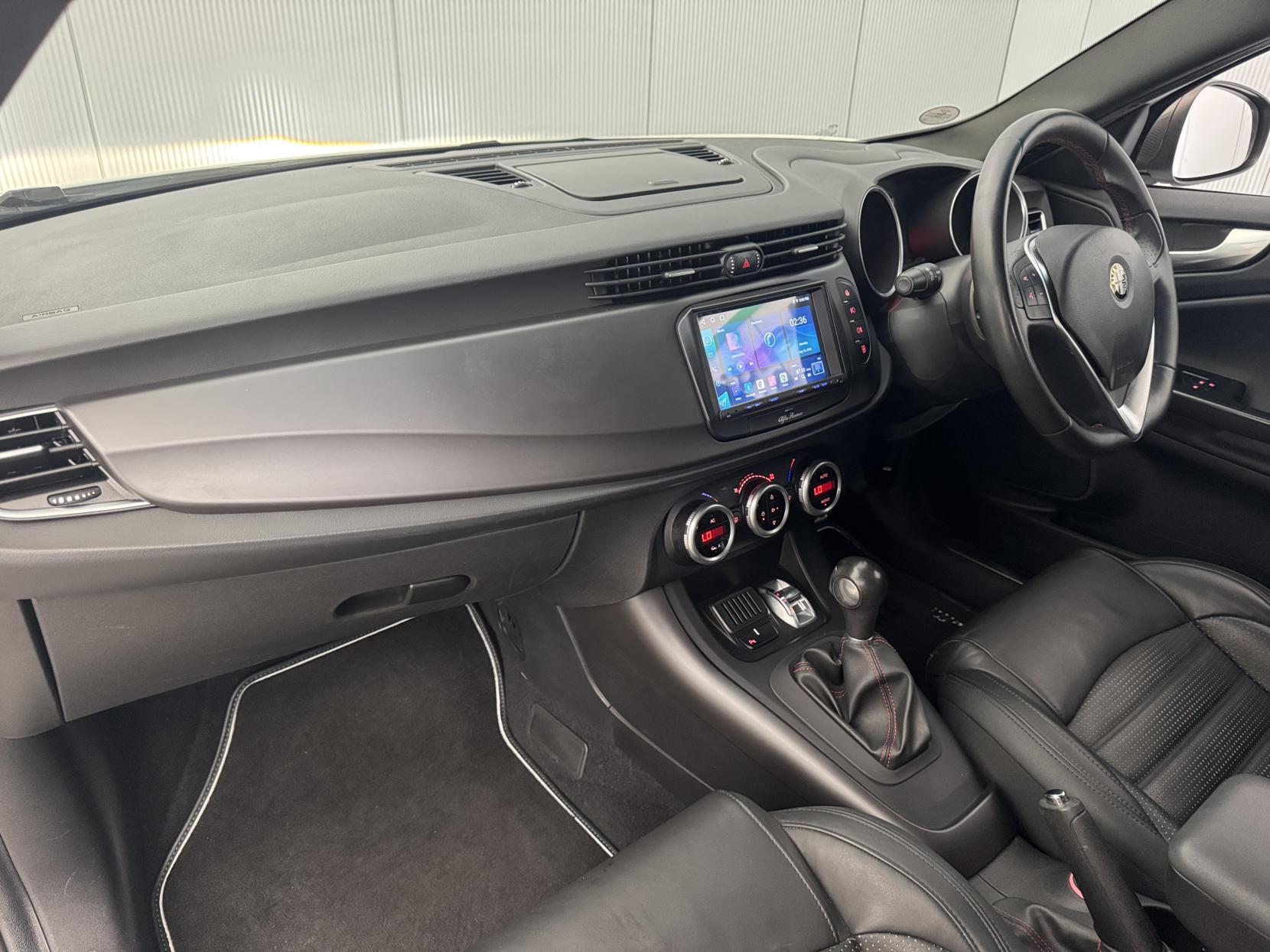 Alfa Romeo Giulietta view 56