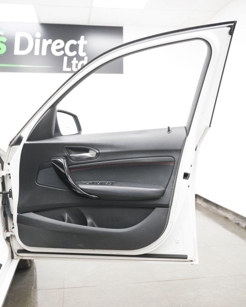 BMW 1 Series view 14