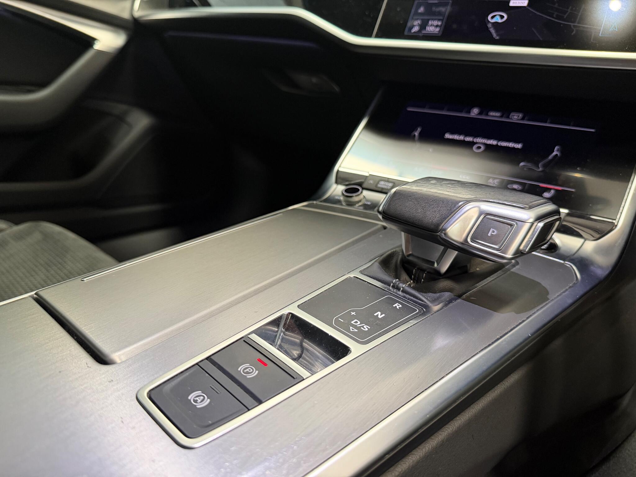 Audi A6 view 21
