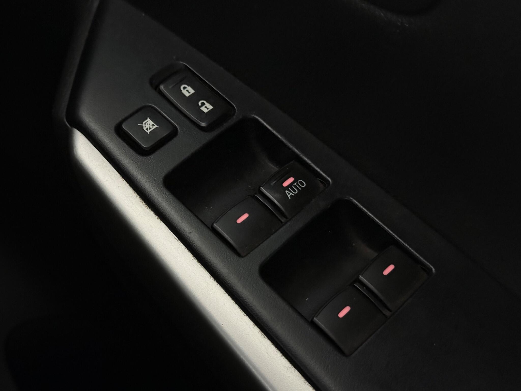 Mitsubishi Shogun Sport view 16