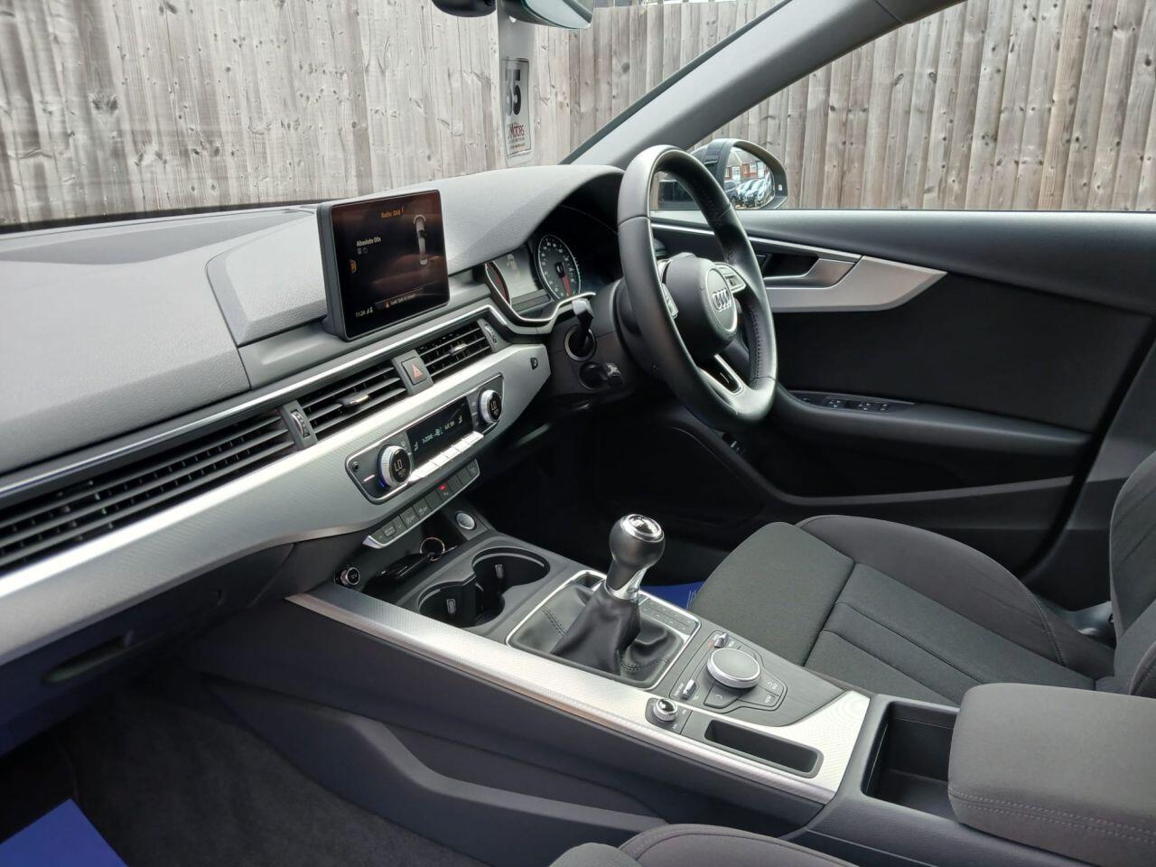 Audi A4 view 17