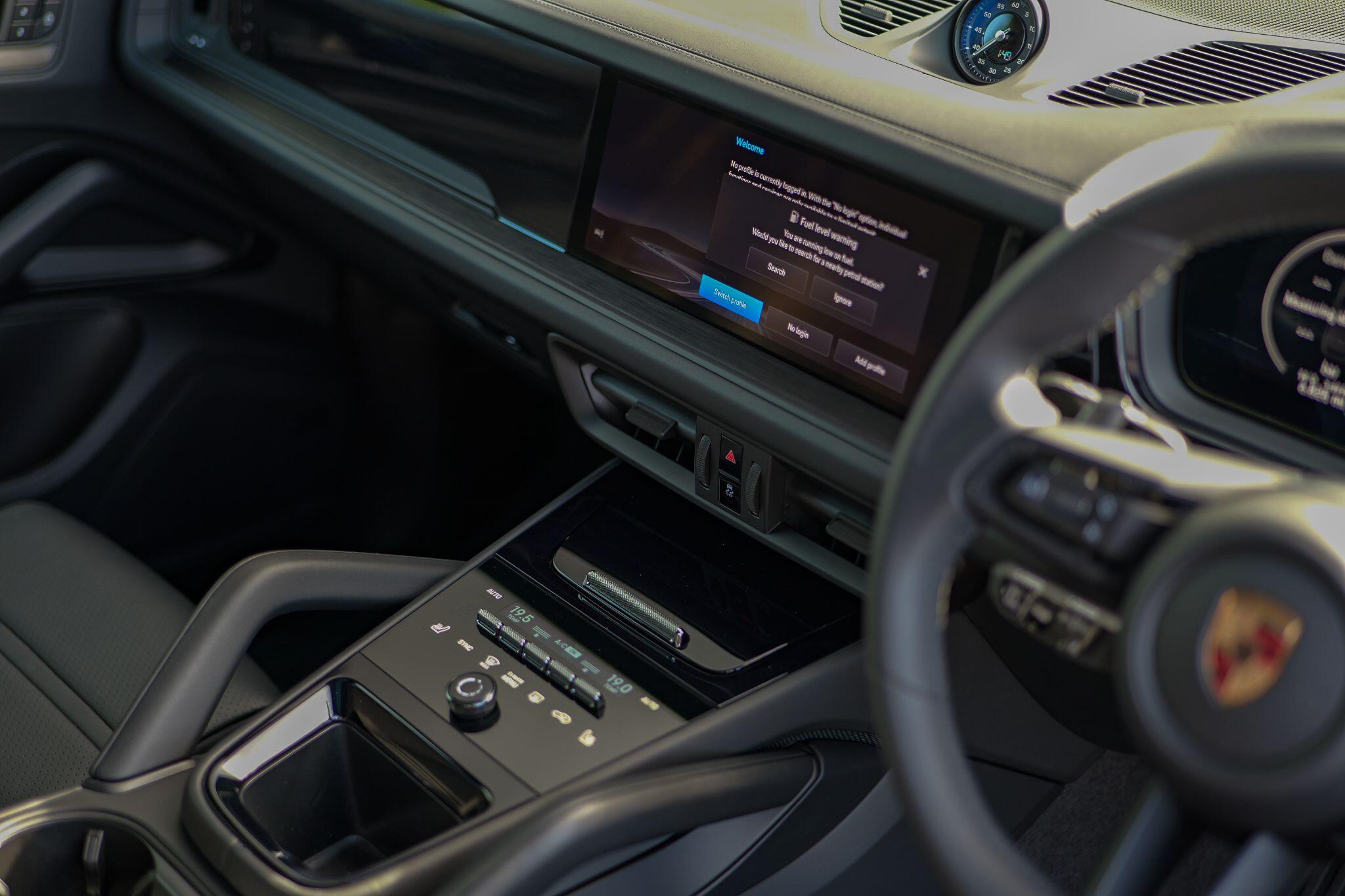 Porsche Cayenne view 18