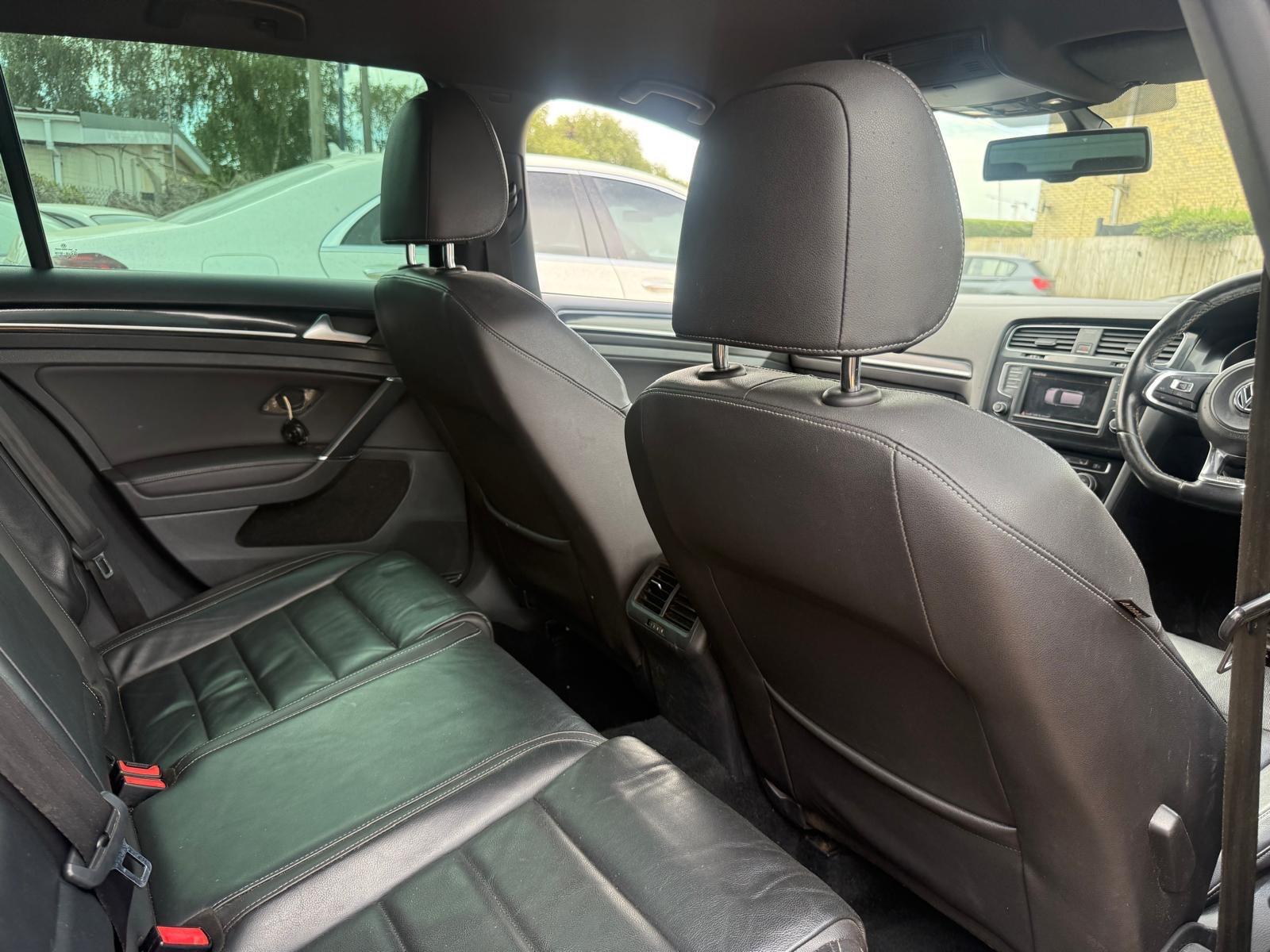 Volkswagen Golf view 37