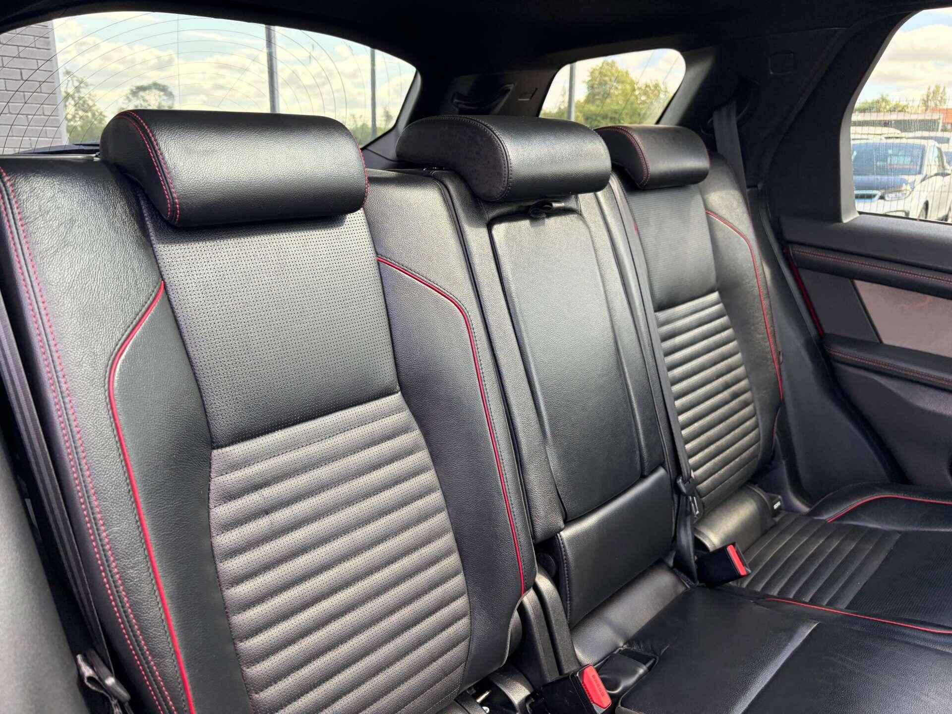 Land Rover Discovery Sport view 31