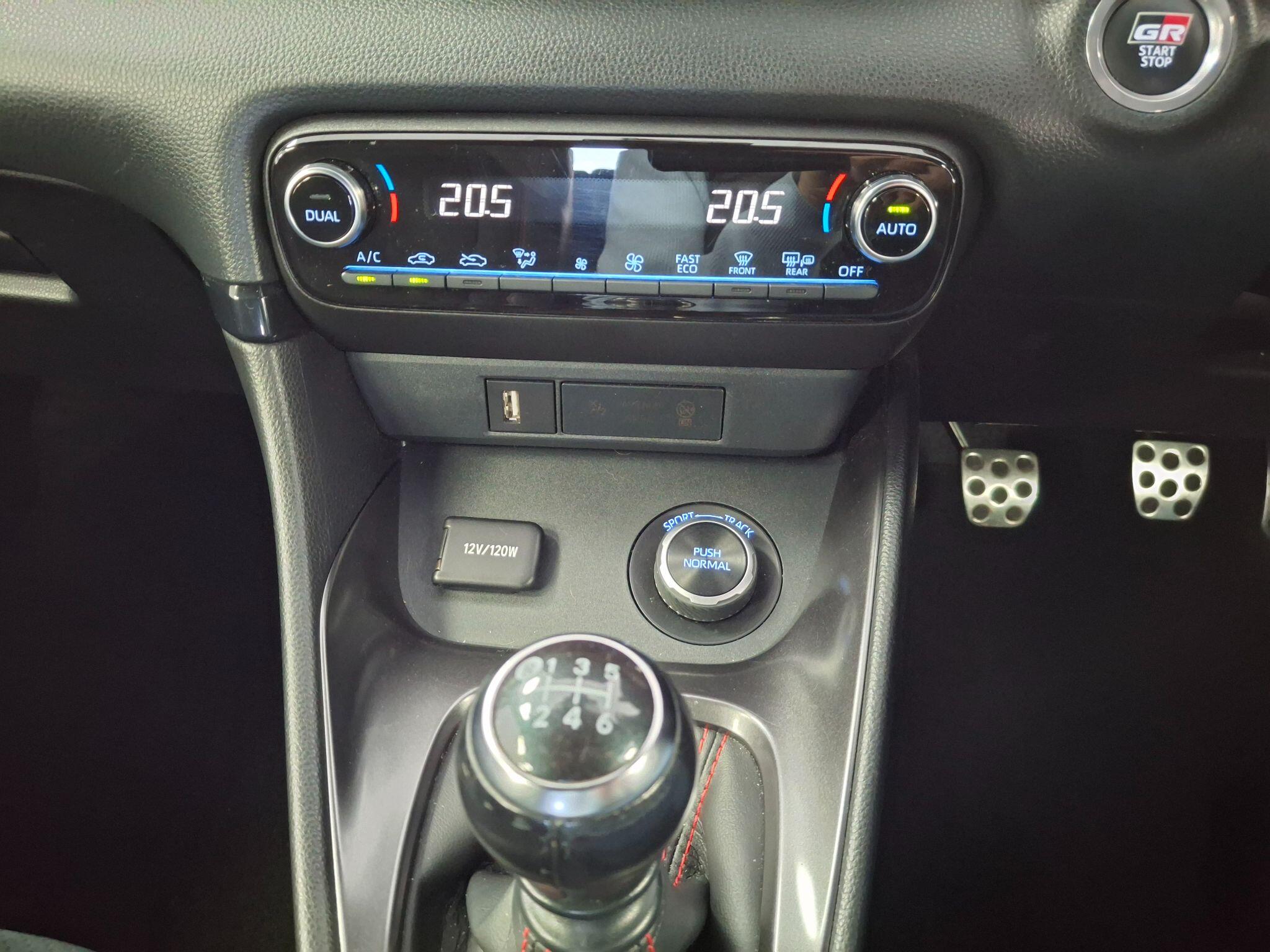 Toyota Yaris view 39