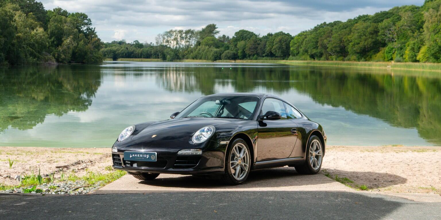 Porsche 911 view 3