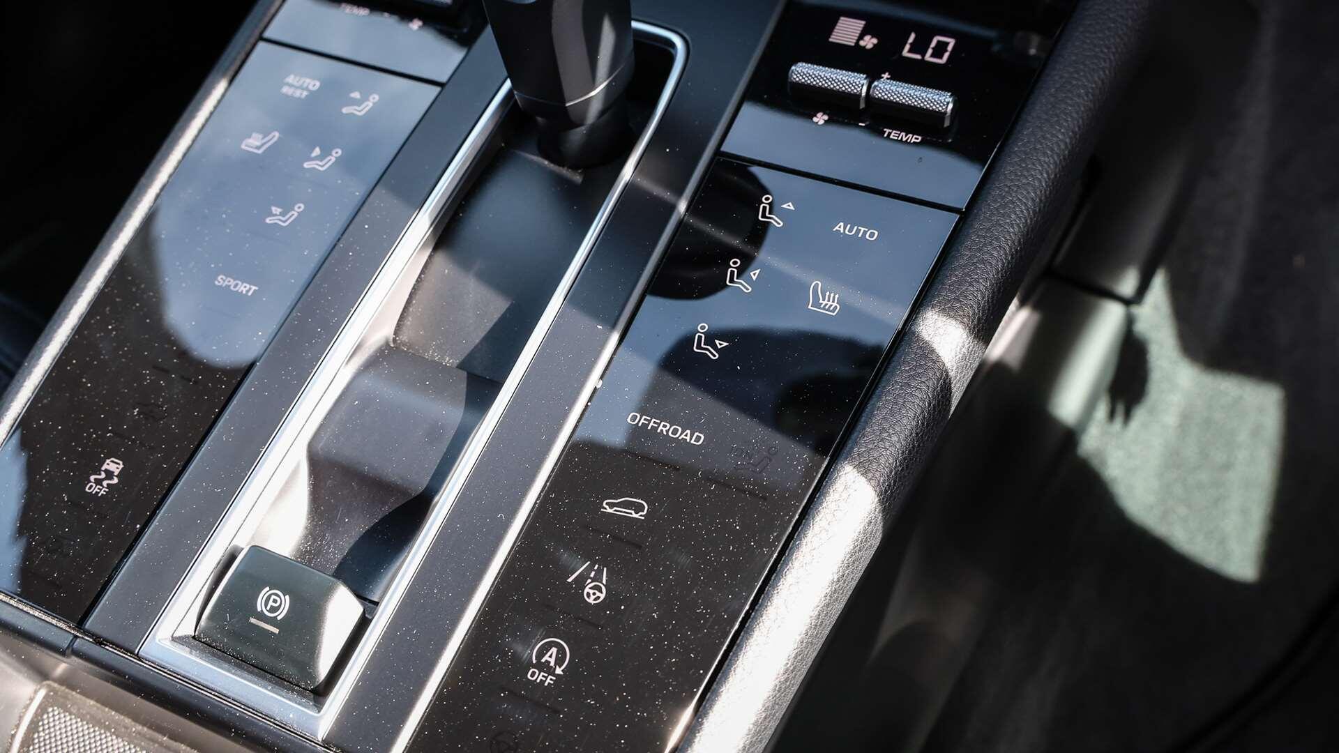 Porsche Macan view 23