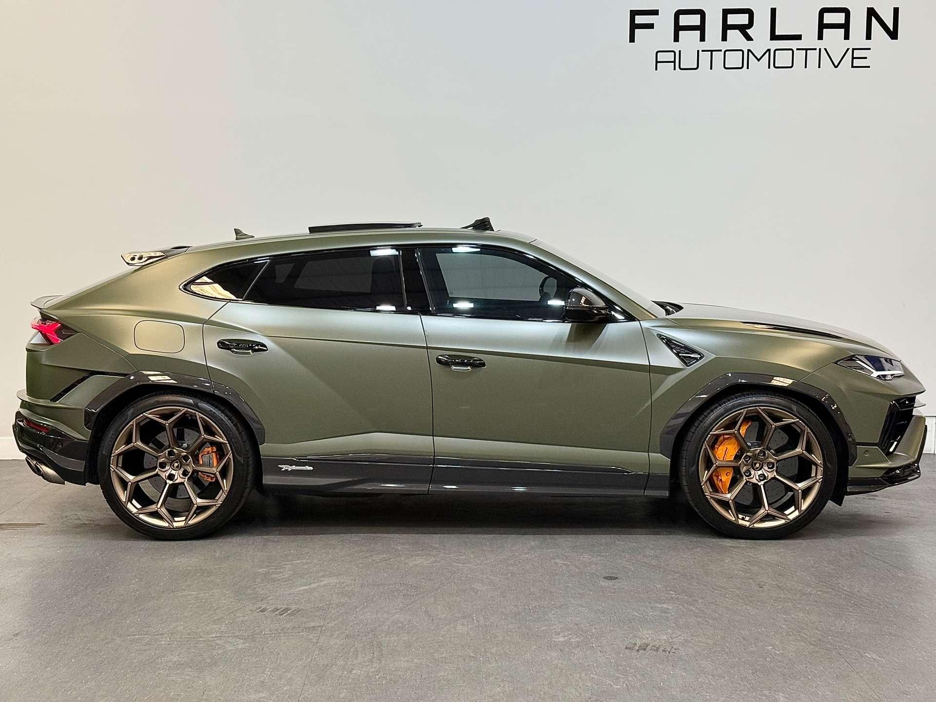 Lamborghini Urus view 23