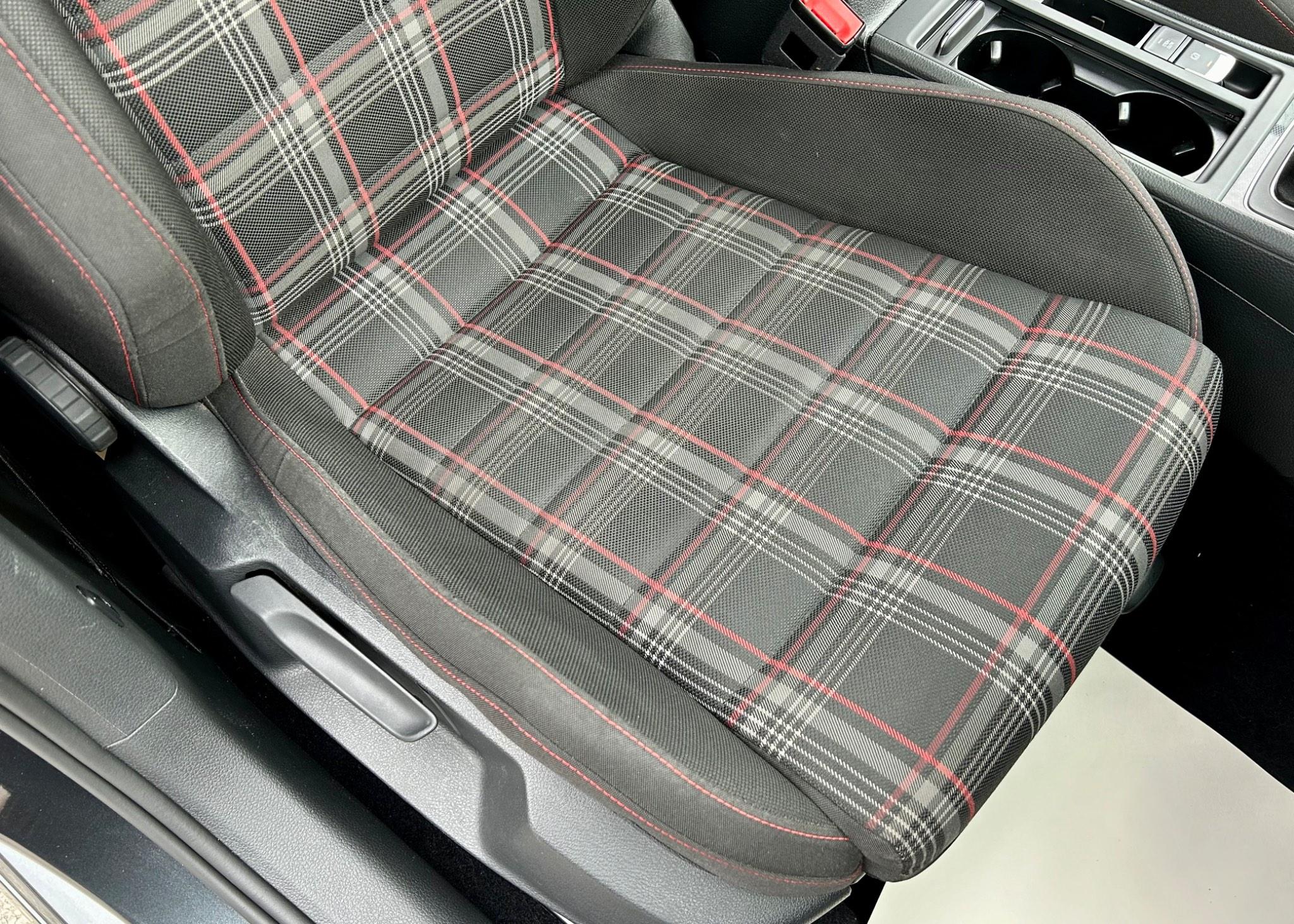 Volkswagen Golf view 25