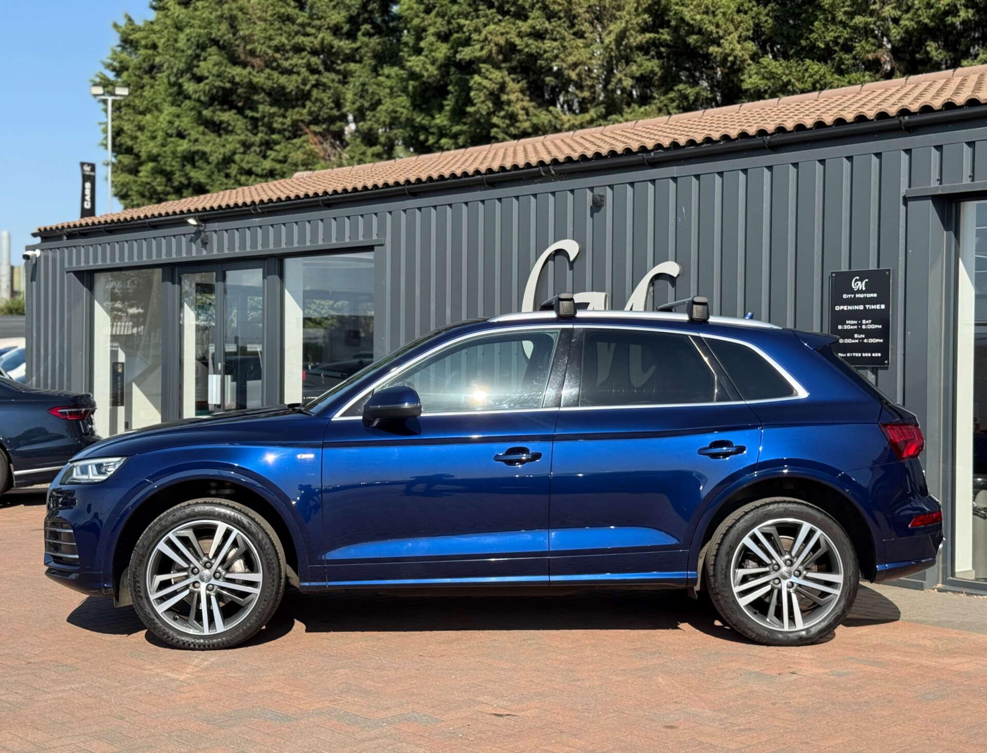 Audi Q5 view 9