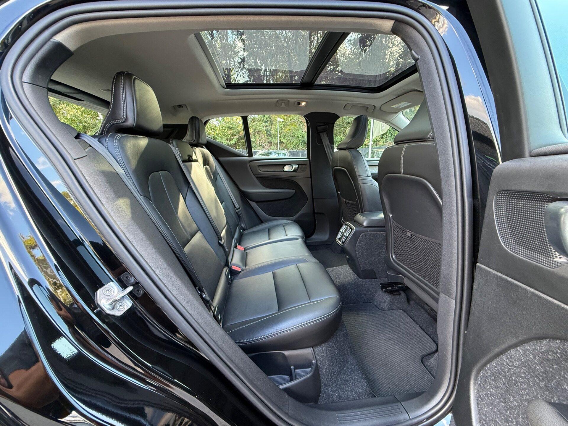 Volvo XC40 view 30