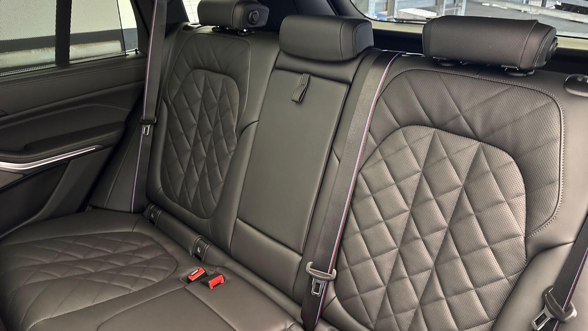 BMW X5 view 12