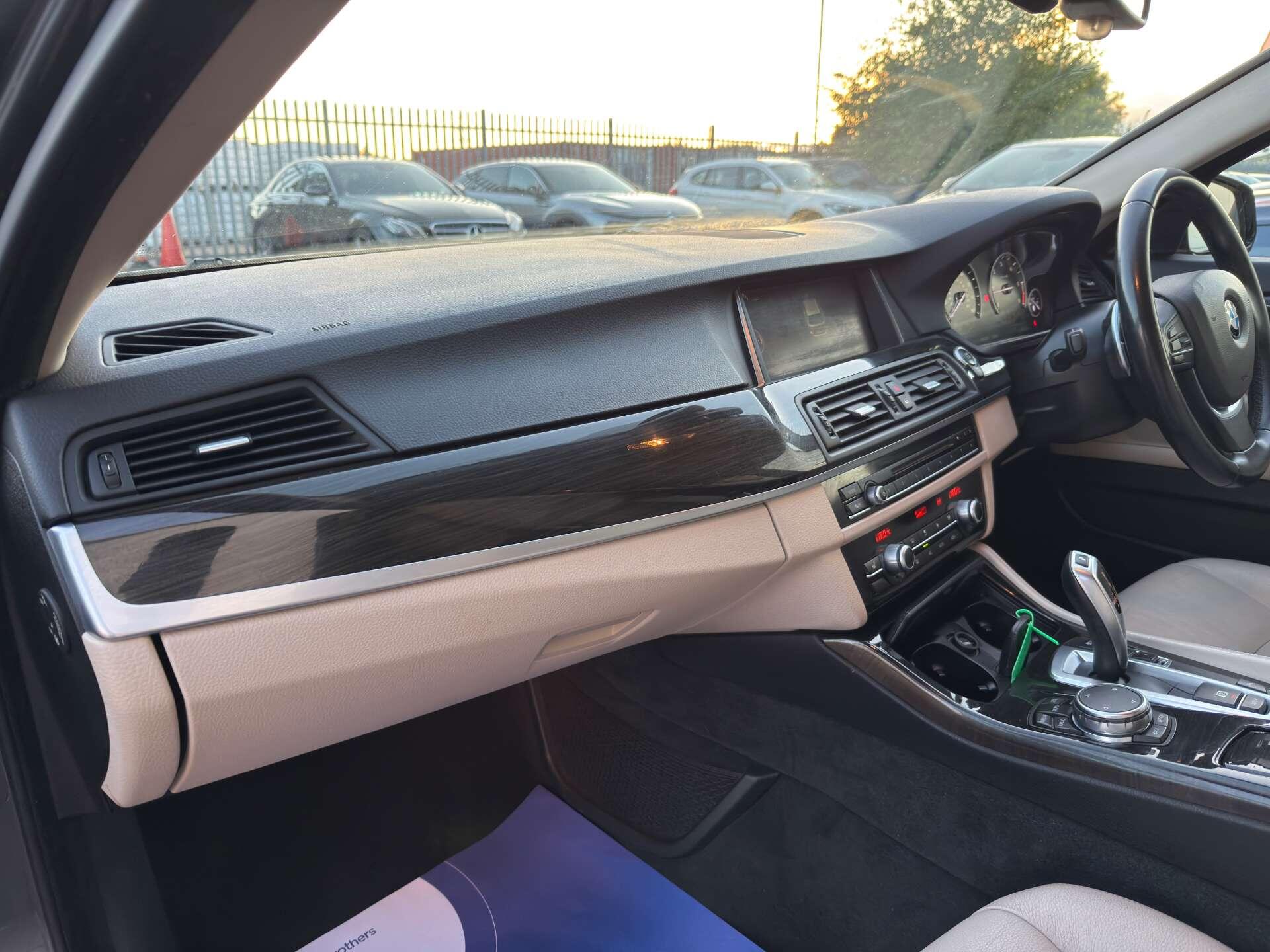 BMW 5 Series view 45