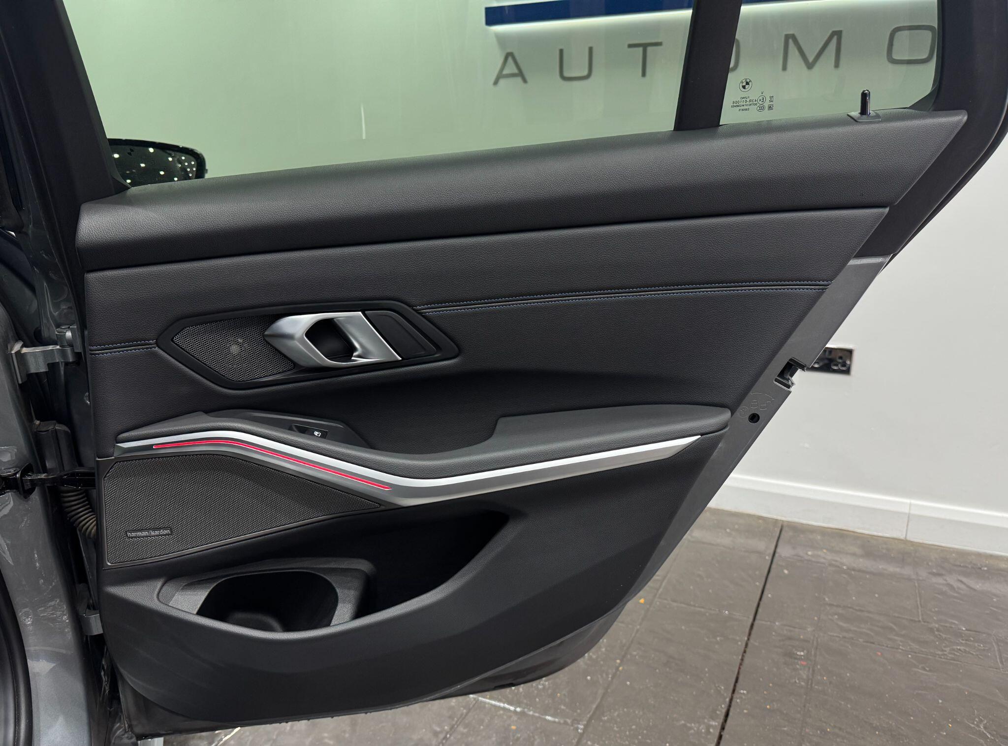 BMW 3 Series view 52