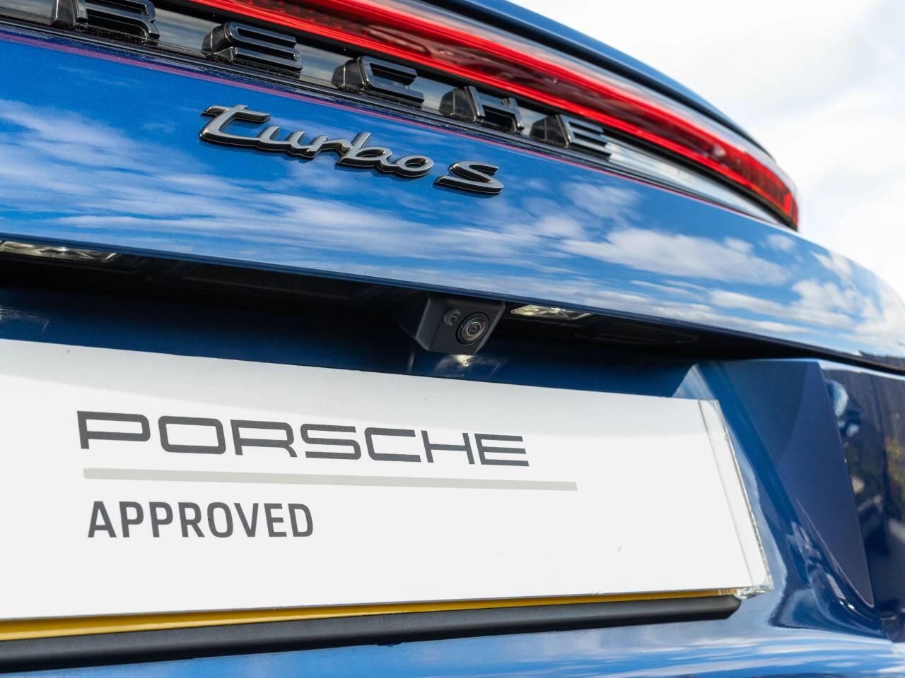 Porsche Panamera view 12