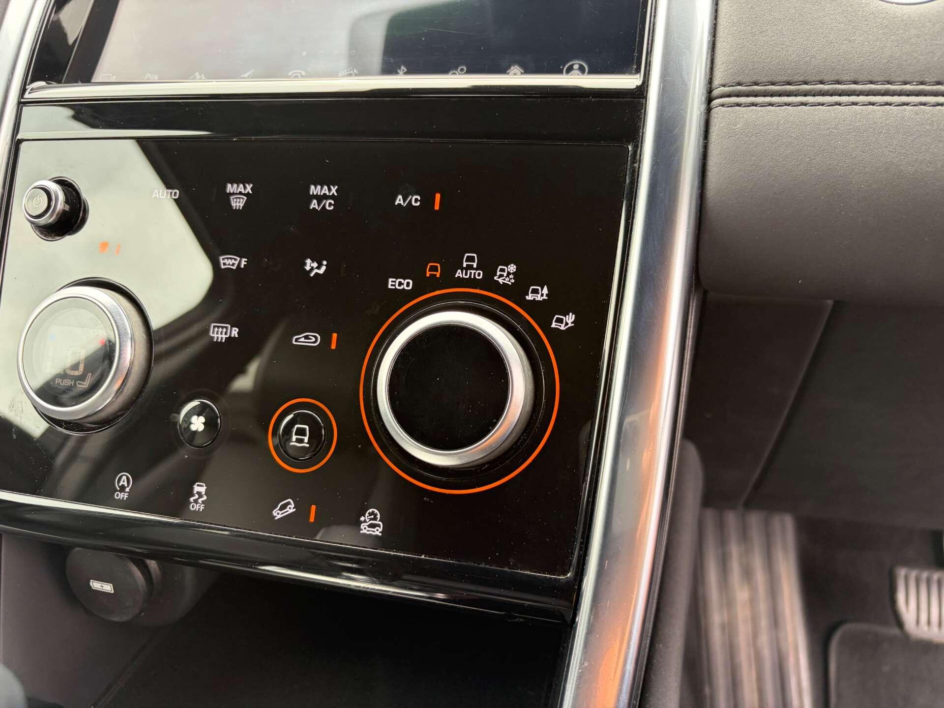 Land Rover Discovery Sport view 50