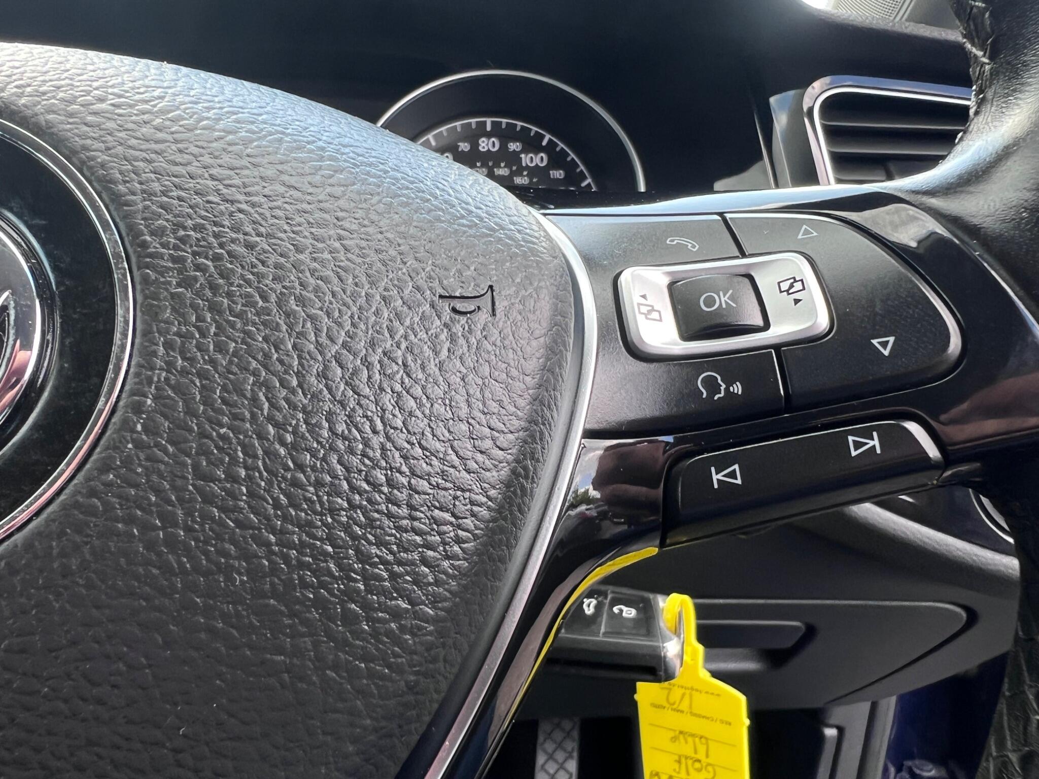 Volkswagen Golf view 28