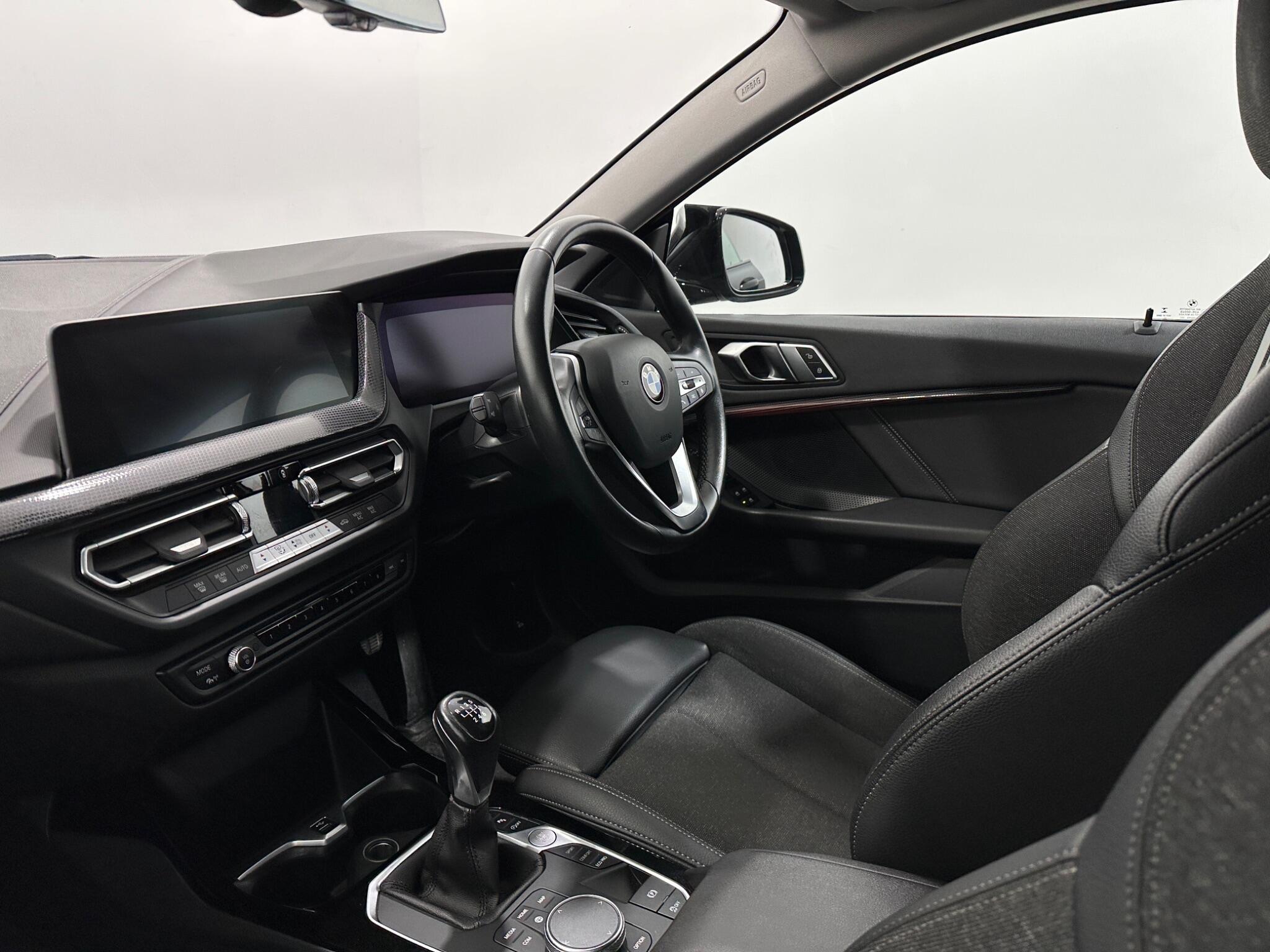 BMW 2 Series view 32