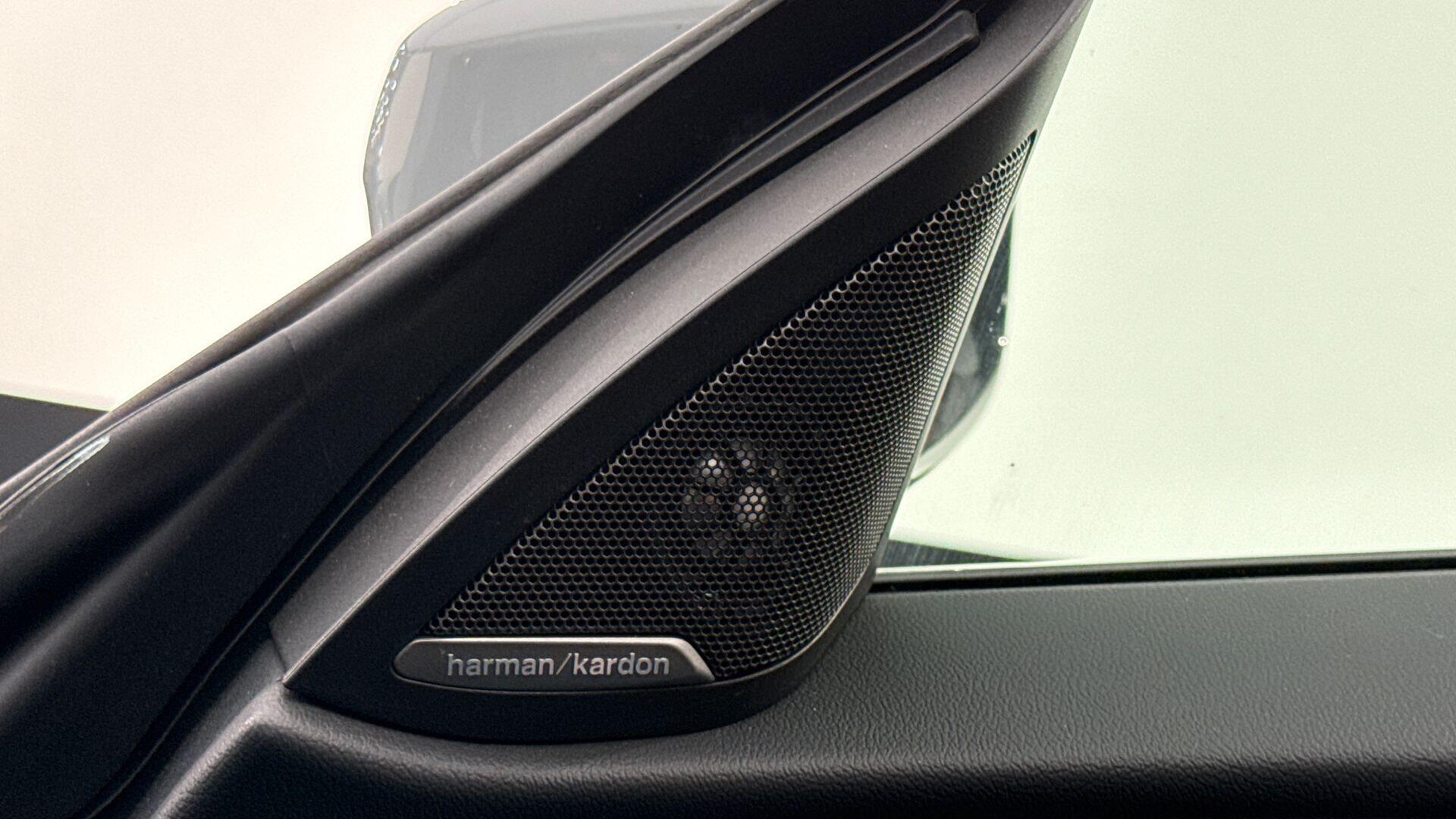 BMW i4 view 21