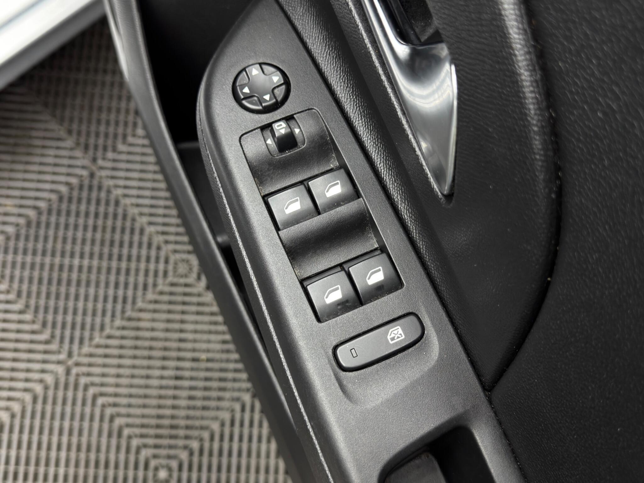 Vauxhall Corsa view 36