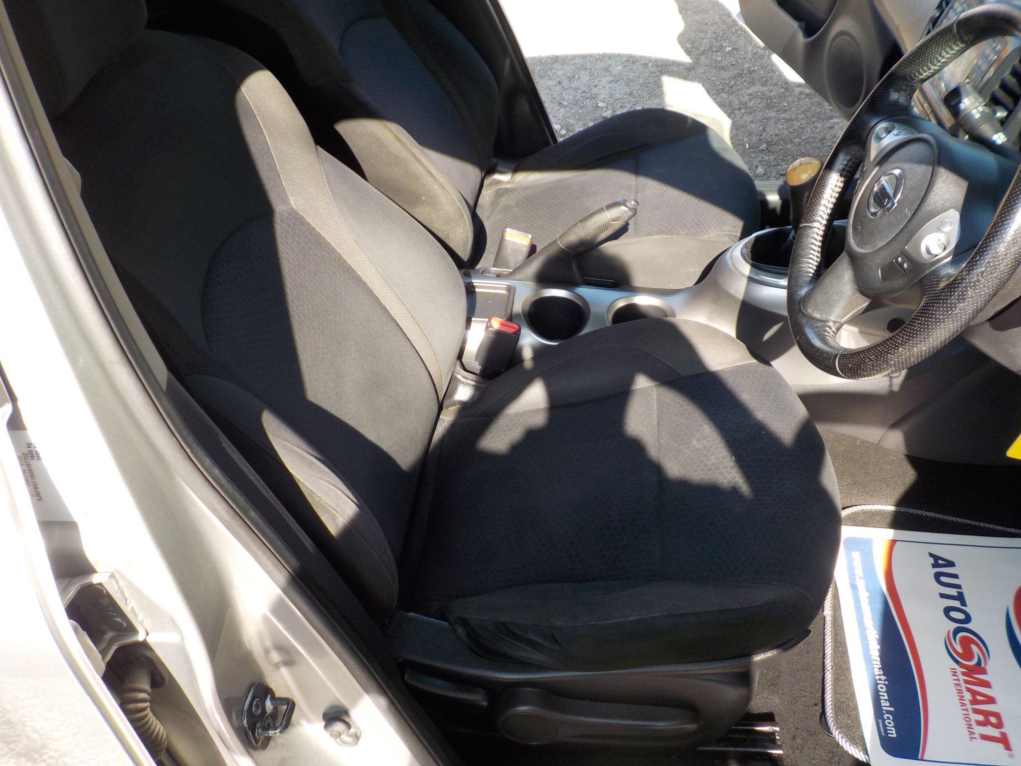Nissan Juke 1.6 Acenta Premium Euro 5 (s/s) 5dr