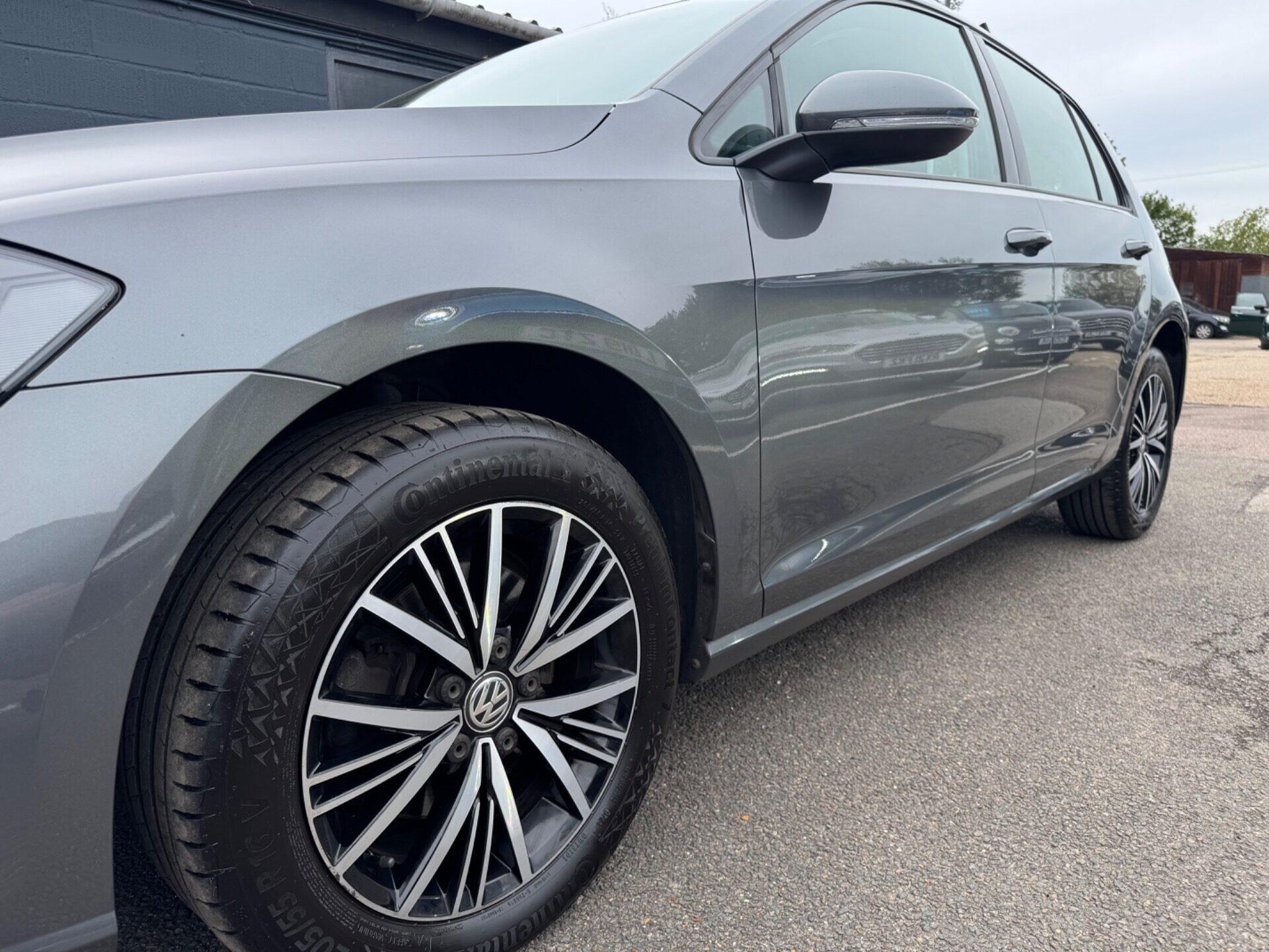 Volkswagen Golf view 14