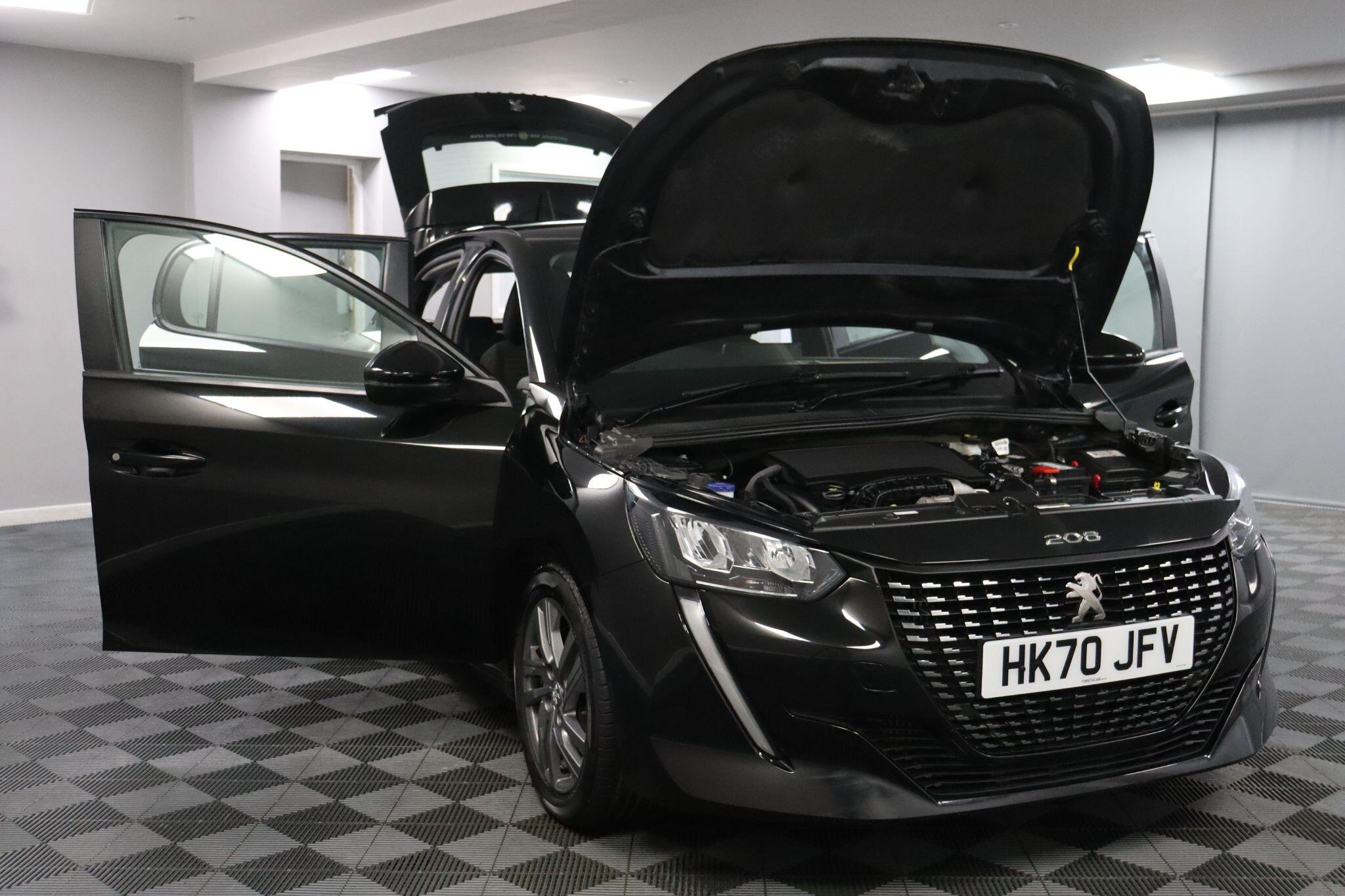 Peugeot 208 view 16
