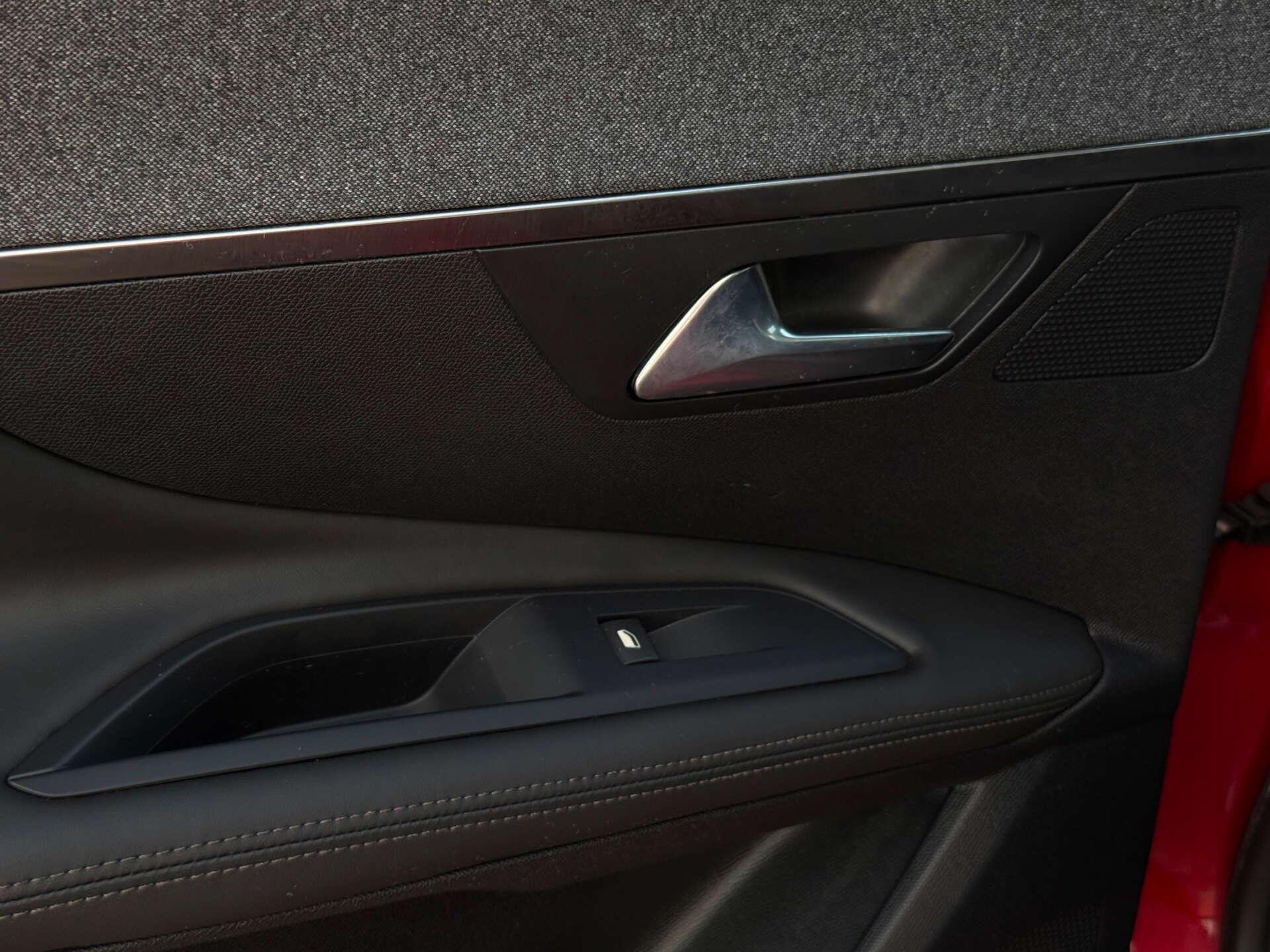 Peugeot 3008 view 34