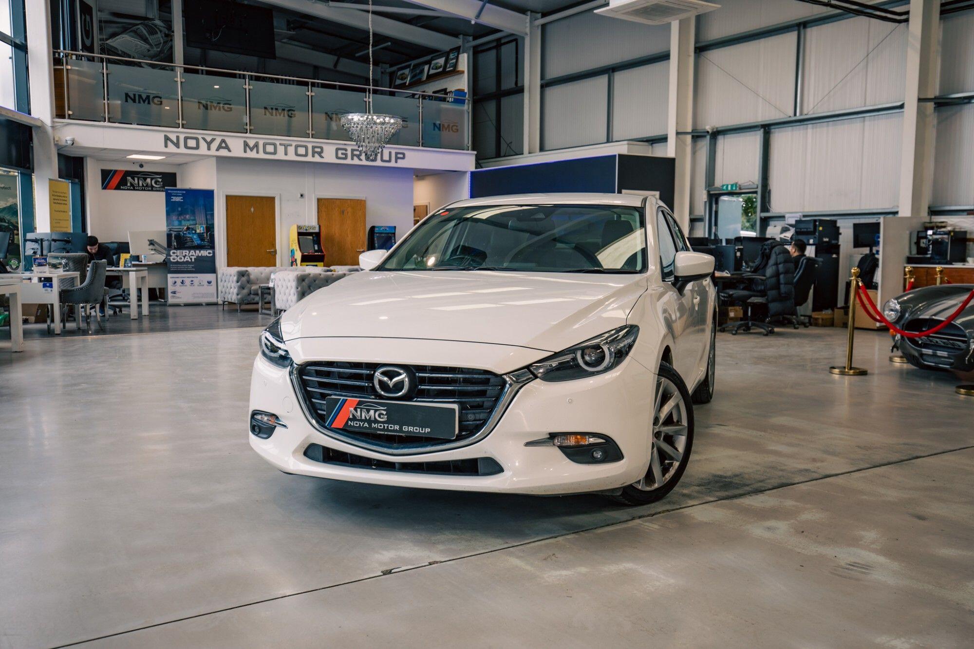 Mazda Mazda3 view 4