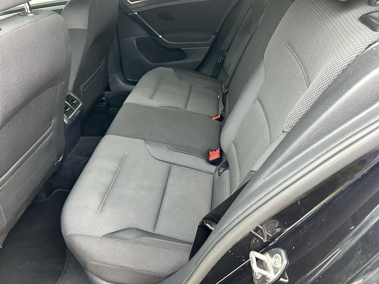 Volkswagen Golf view 38