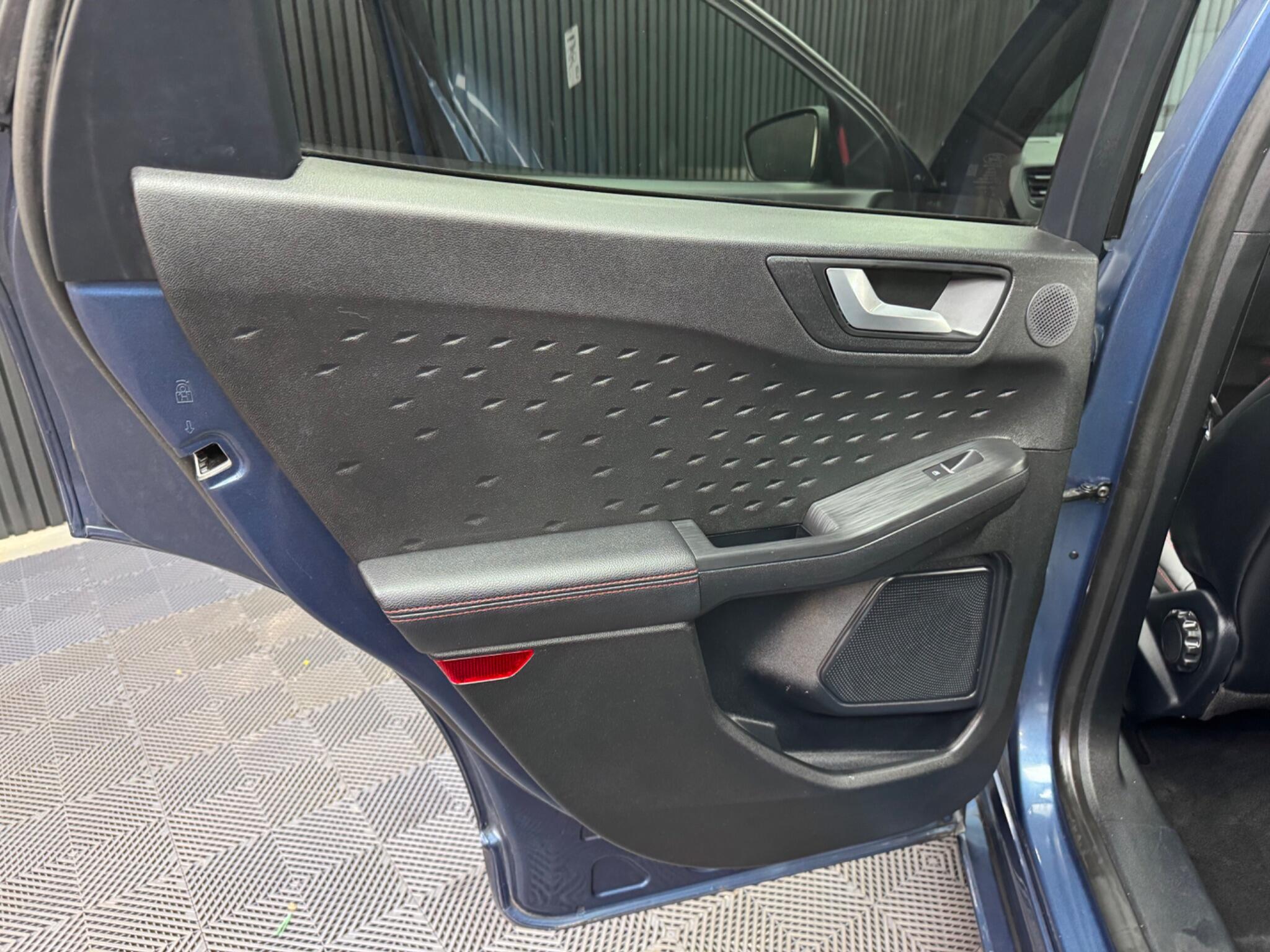 Ford Kuga view 50