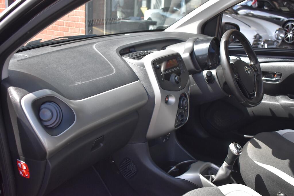 Toyota Aygo view 35