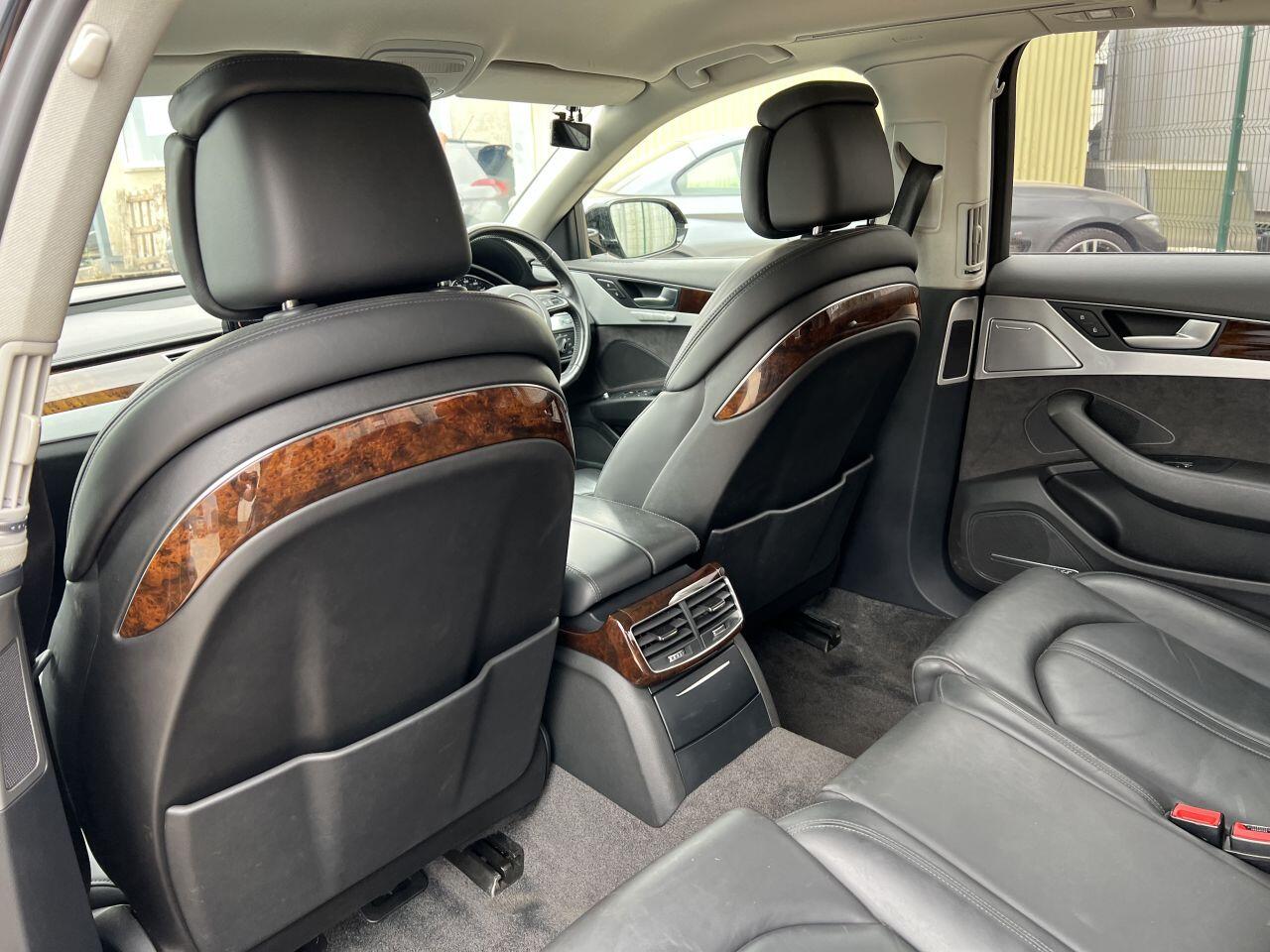 Audi A8 view 31