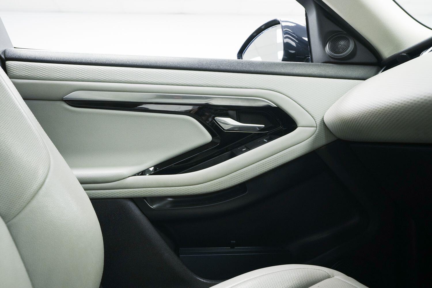 Land Rover Range Rover Evoque view 18