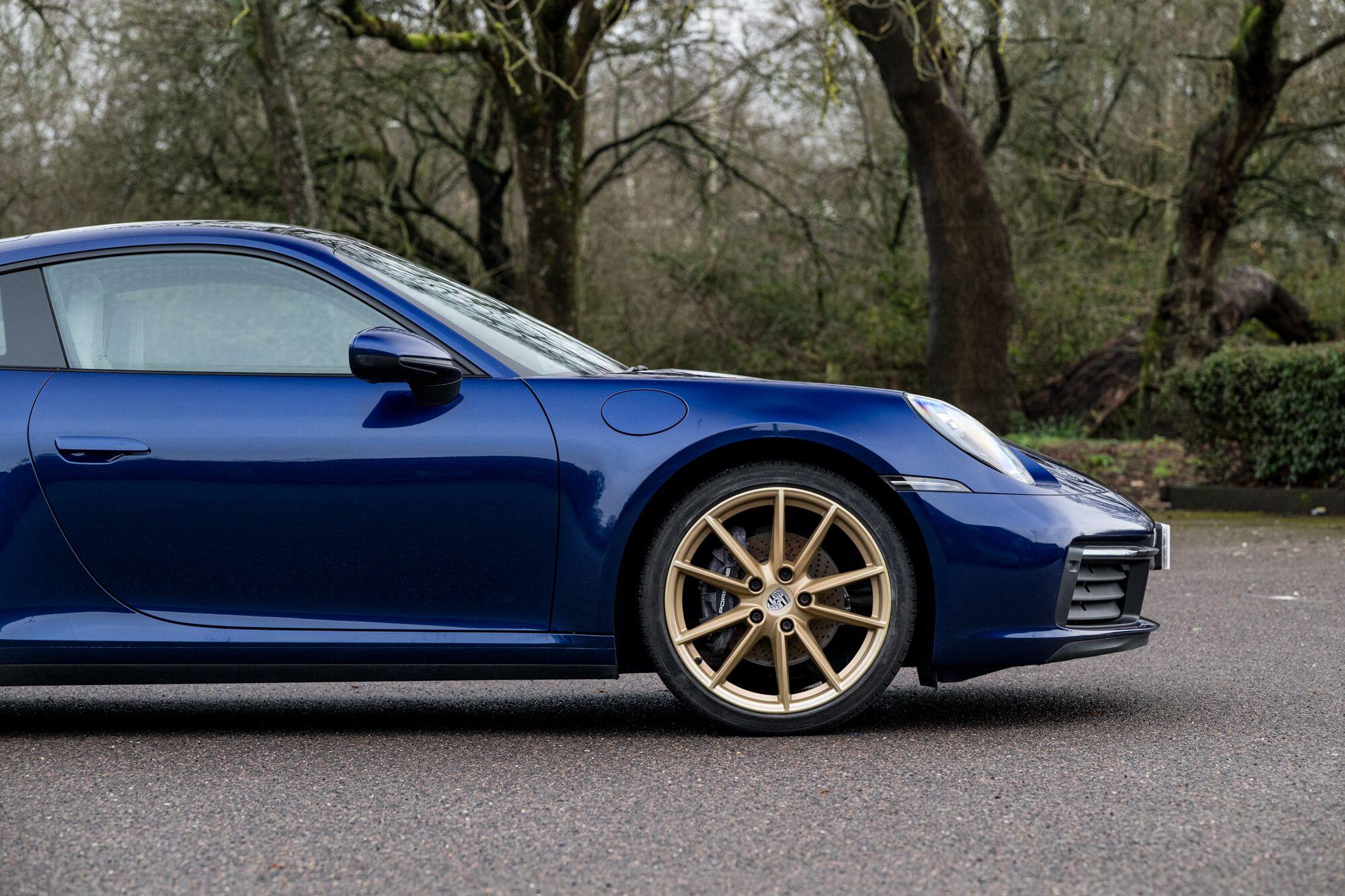 Porsche 911 view 15
