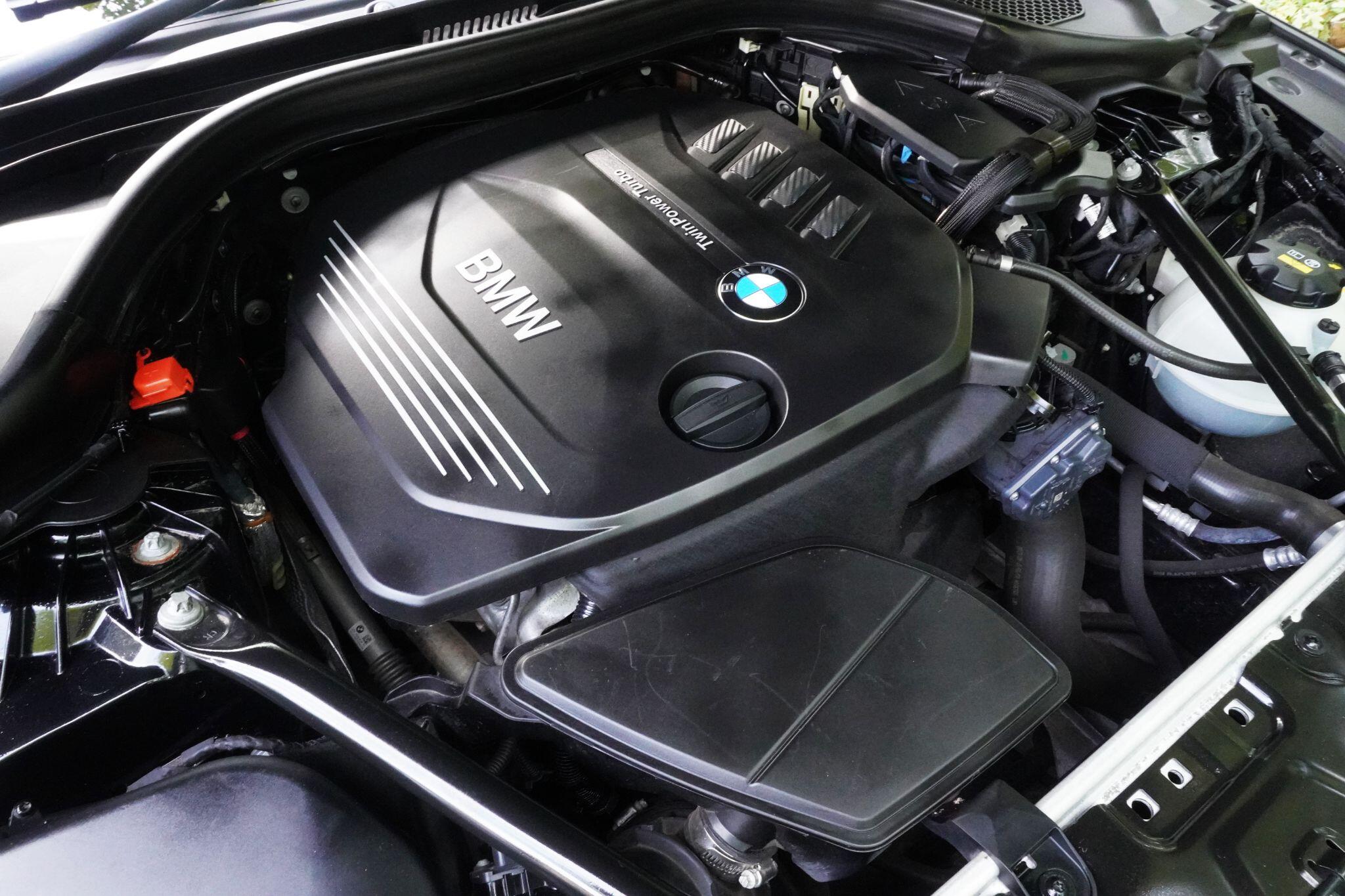 BMW 5 Series view 94