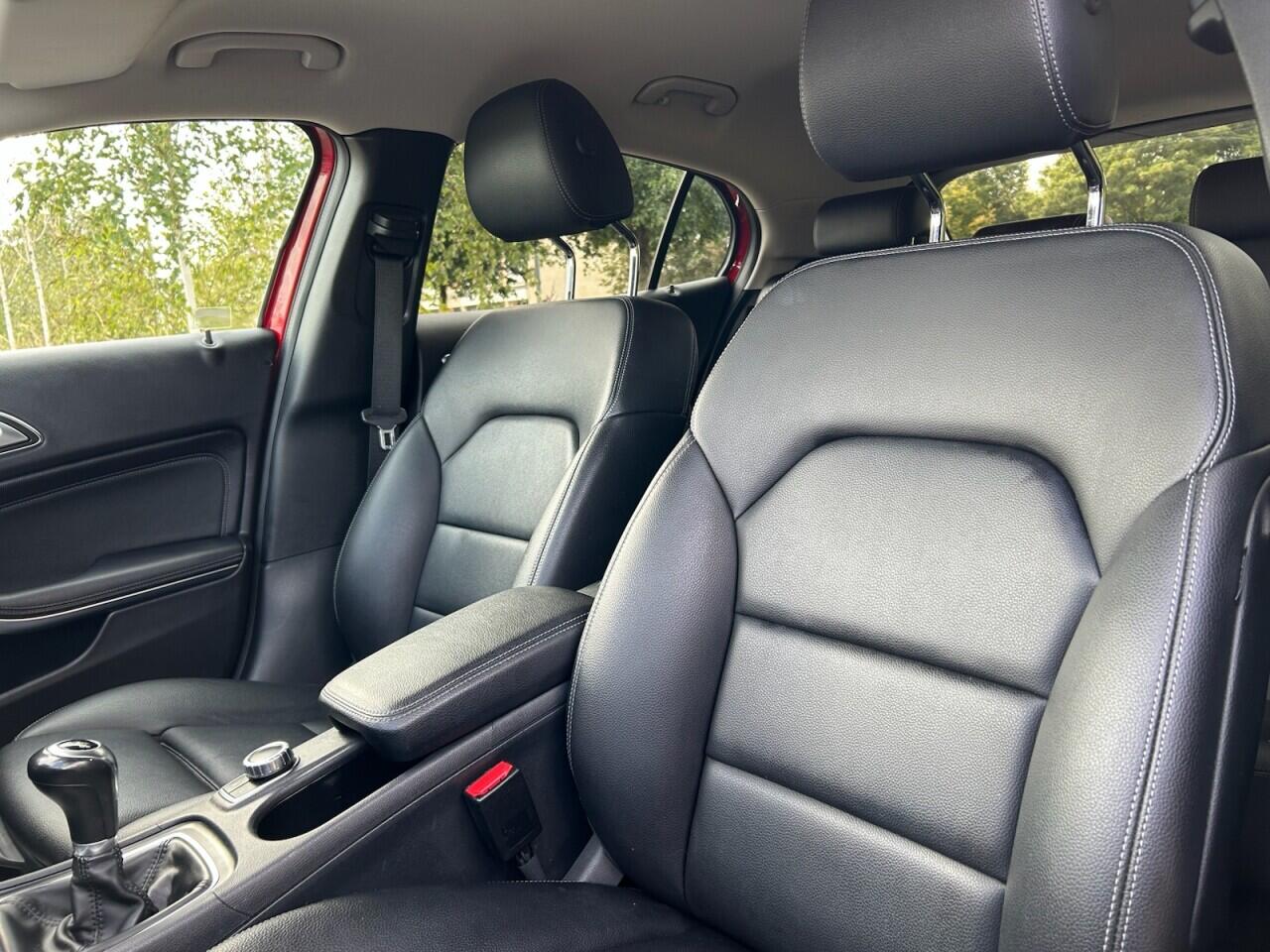 Mercedes-Benz GLA view 21
