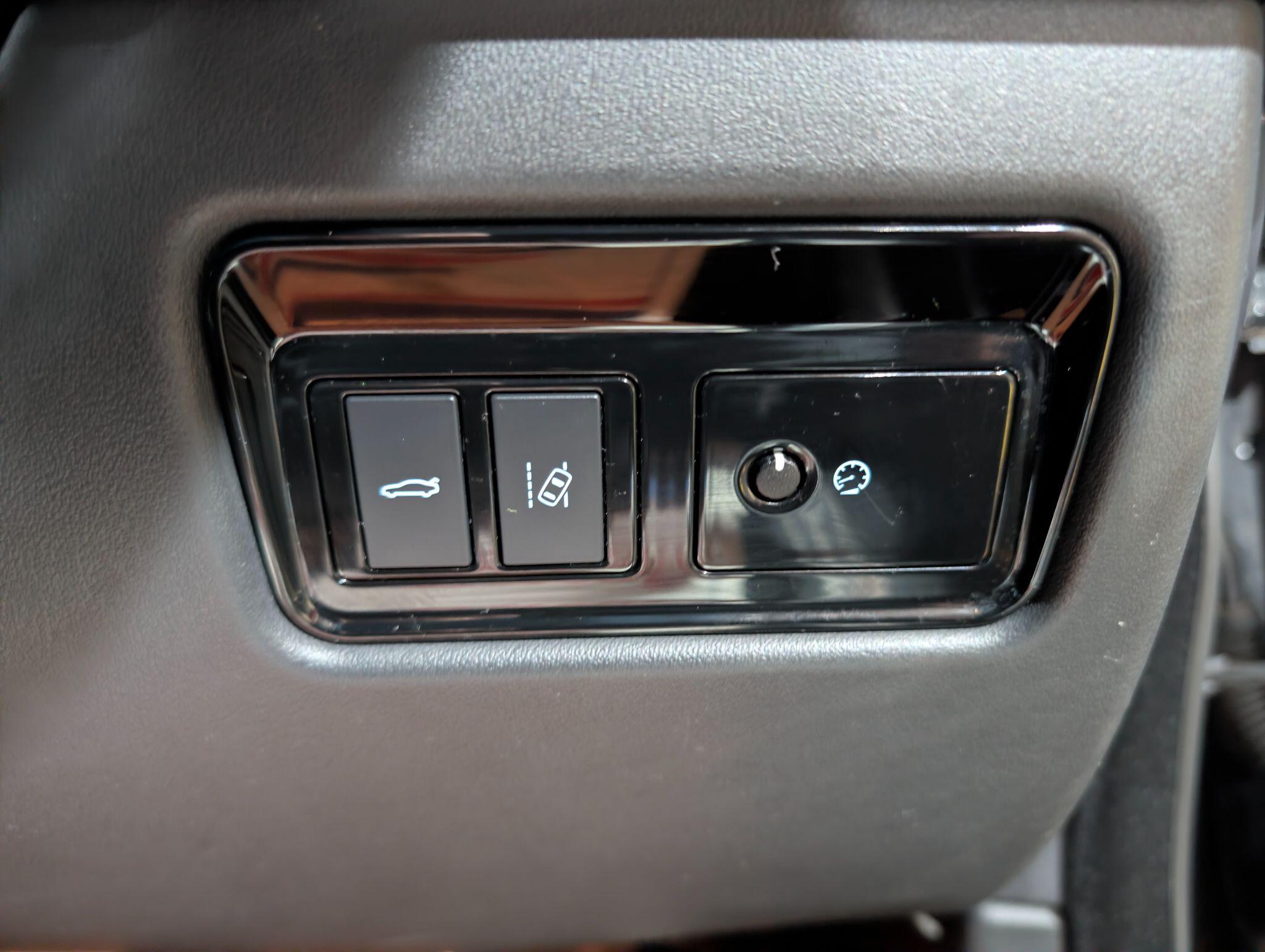 Jaguar Xe view 60