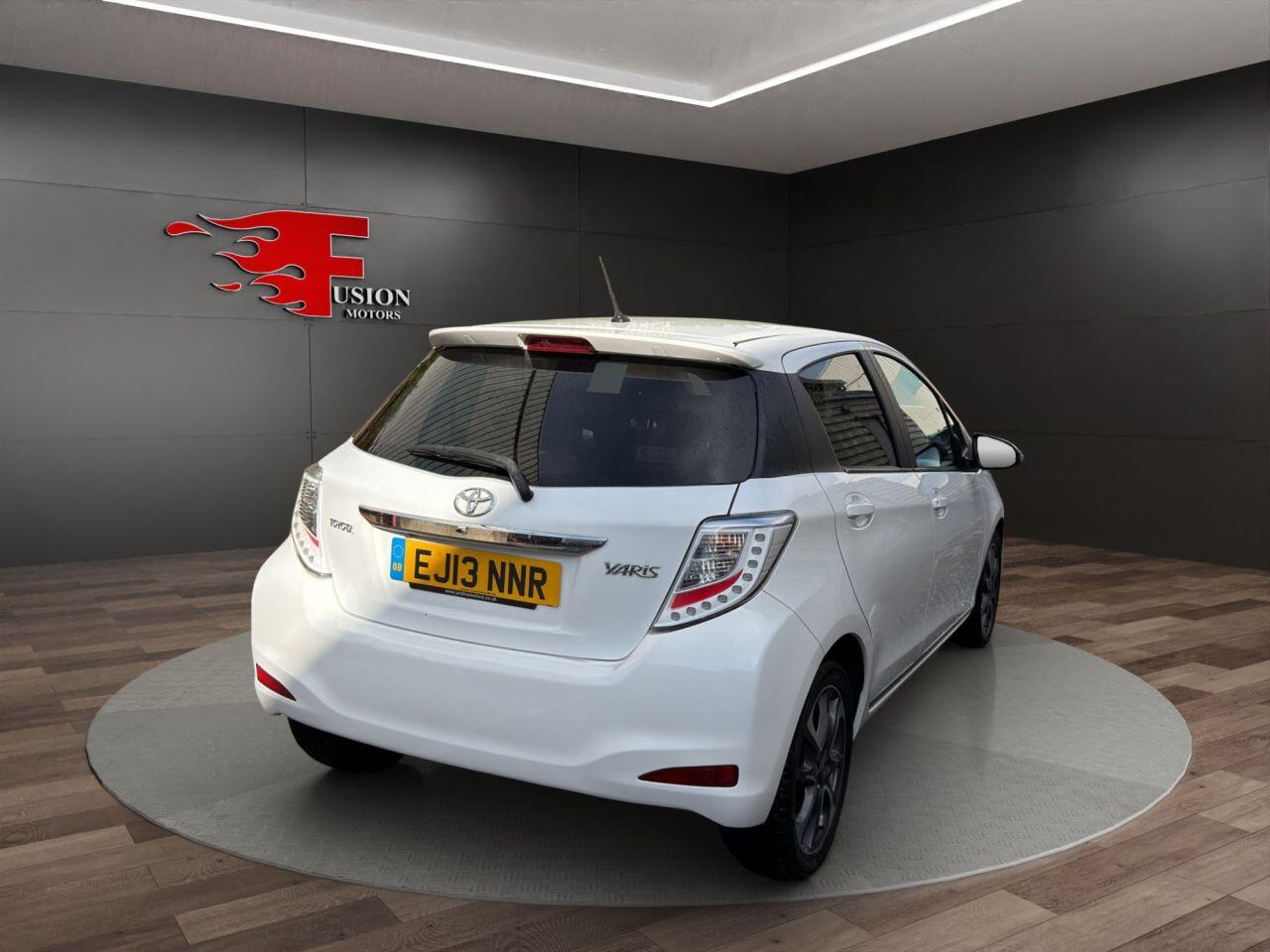 Toyota Yaris view 6