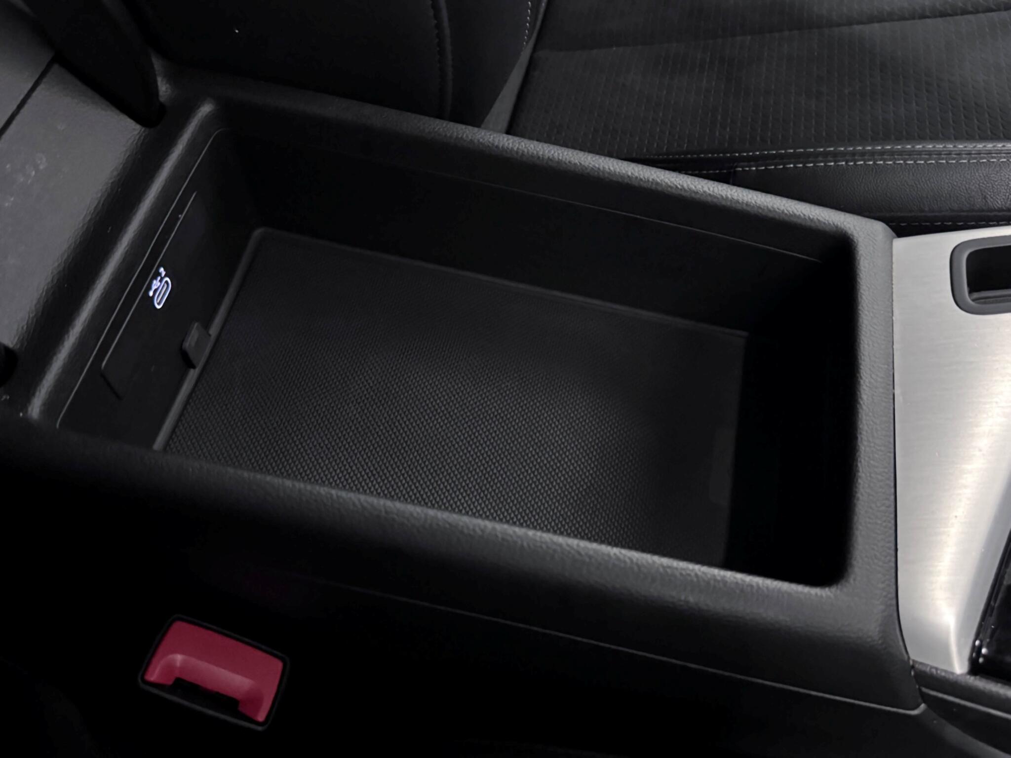 Audi A4 view 24
