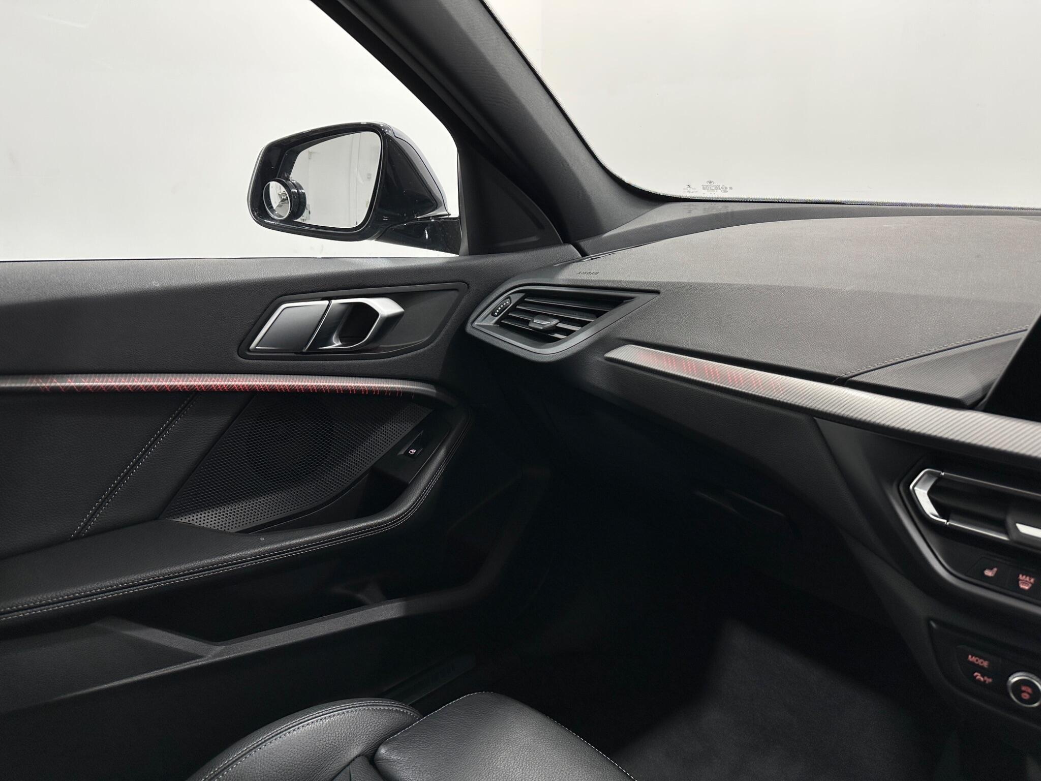 BMW 1 Series view 27