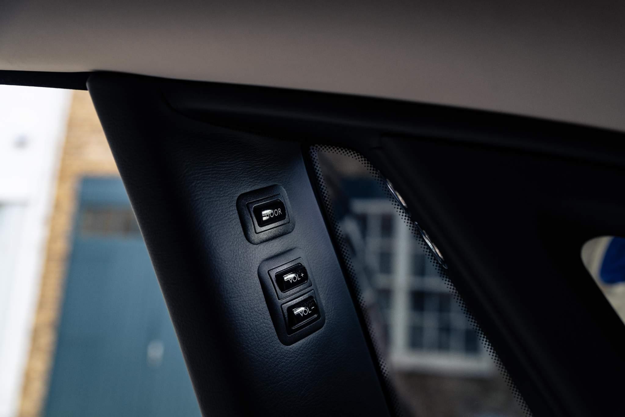 Rolls-Royce Phantom view 21