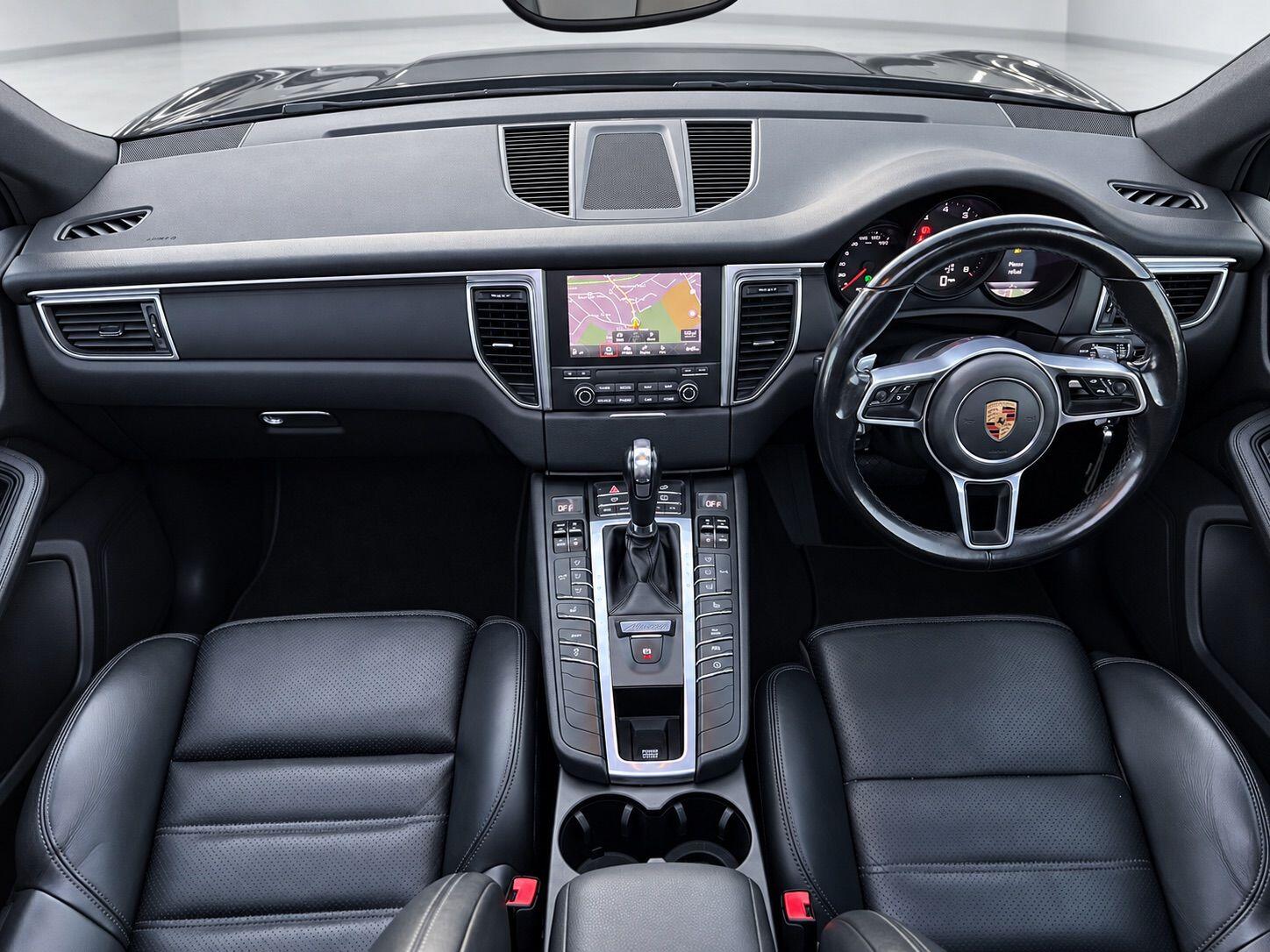 Porsche Macan view 37